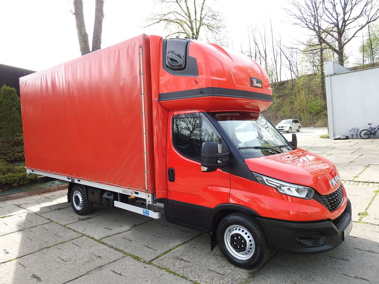 IVECO DAILY 35S18 TARPAULIN 10 PALLETS WEBASTO CRUISE CONTROL LED LIGHTS AIR CONDITIONING 180HP - Kamioncine me tendë: foto 4 IVECO DAILY 35S18 TARPAULIN 10 PALLETS WEBASTO CRUISE CONTROL LED LIGHTS AIR CONDITIONING 180HP - Kamioncine me tendë: foto 4