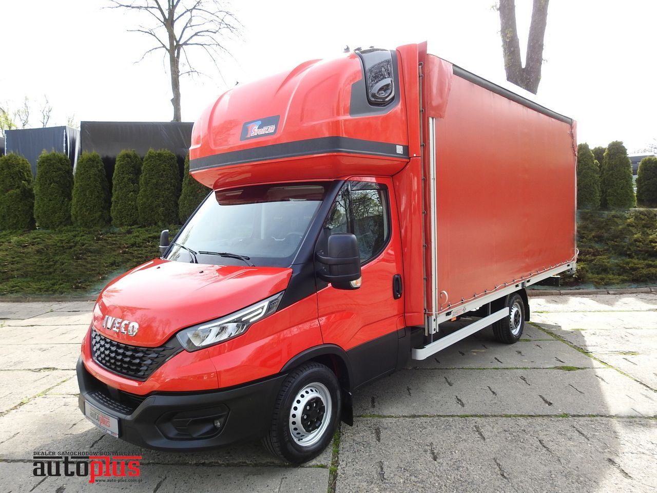 IVECO DAILY 35S18 TARPAULIN 10 PALLETS WEBASTO CRUISE CONTROL LED LIGHTS AIR CONDITIONING 180HP - Kamioncine me tendë: foto 1 IVECO DAILY 35S18 TARPAULIN 10 PALLETS WEBASTO CRUISE CONTROL LED LIGHTS AIR CONDITIONING 180HP - Kamioncine me tendë: foto 1