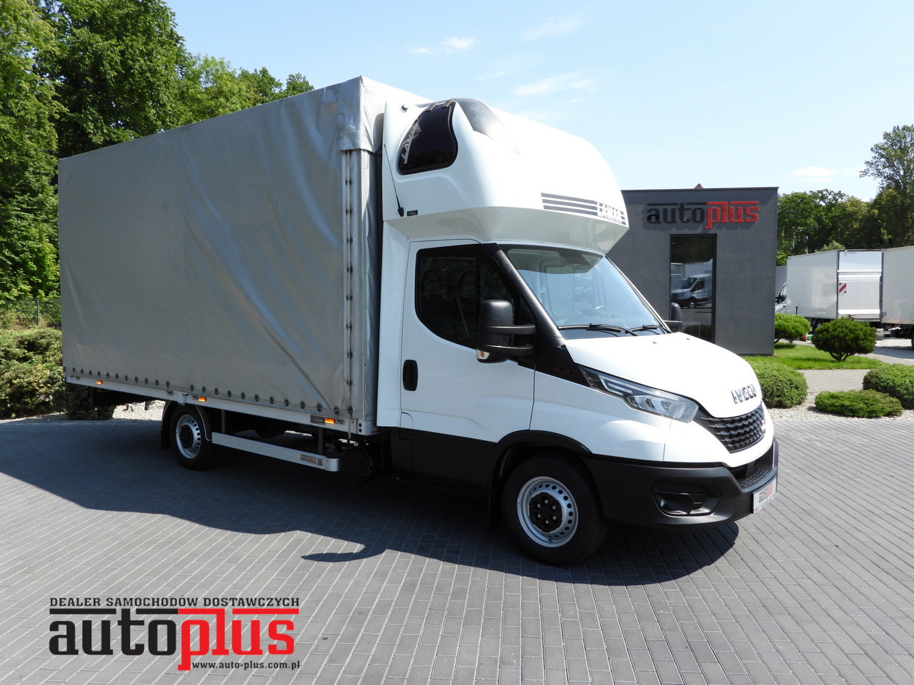 IVECO DAILY 35S18 TARPAULIN 10 PALLETS WEBASTO CRUISE CONTROL LED LIGHTS PNEUMATICS AIR CONDITIONING 180HP - Kamioncine me tendë: foto 1 IVECO DAILY 35S18 TARPAULIN 10 PALLETS WEBASTO CRUISE CONTROL LED LIGHTS PNEUMATICS AIR CONDITIONING 180HP - Kamioncine me tendë: foto 1