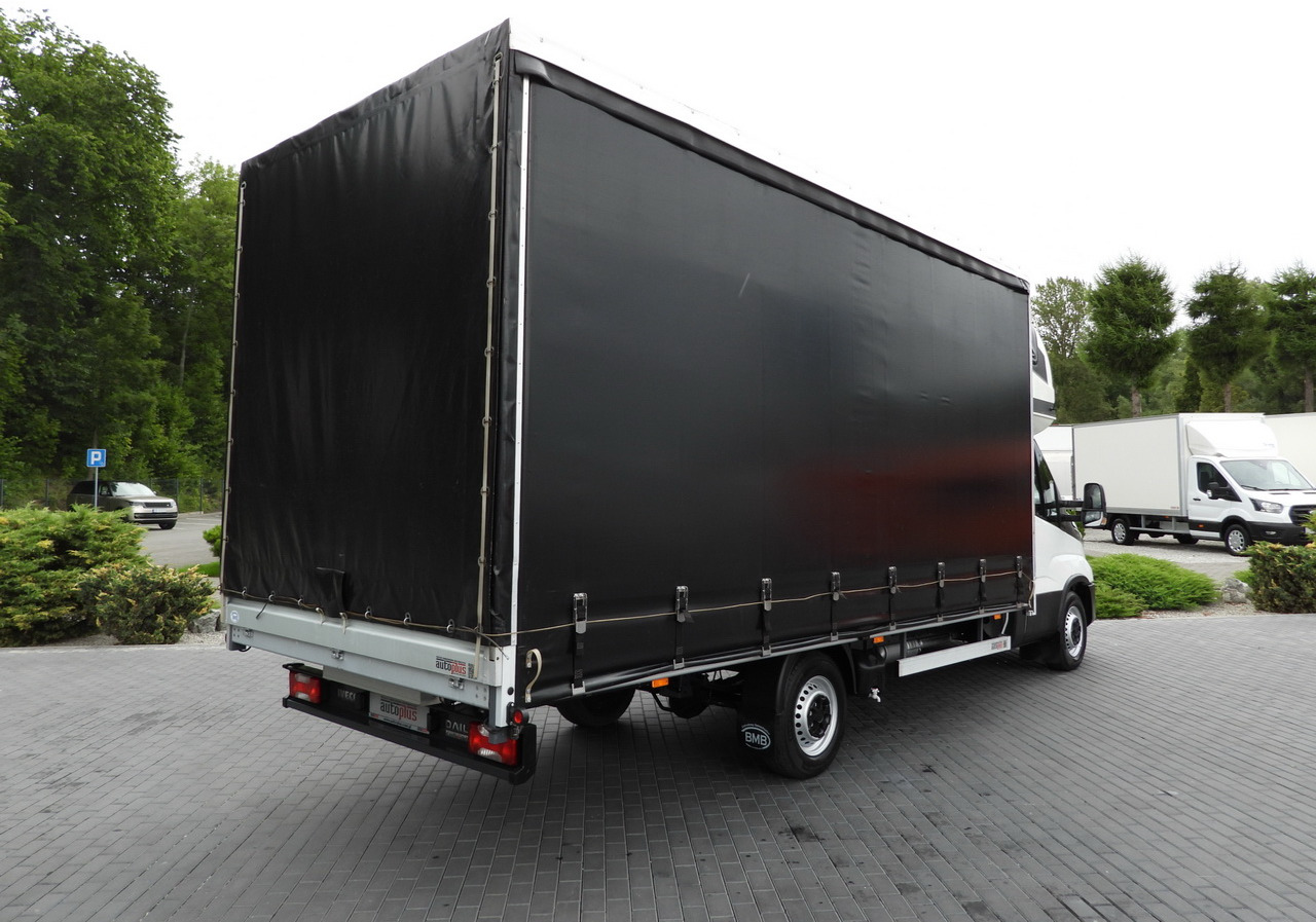 IVECO DAILY 35S18 TARPAULIN 10 PALLETS WEBASTO CRUISE CONTROL NAVIGATION LED LIGHTS AIR CONDITIONING 180HP - Kamioncine me tendë: foto 3 IVECO DAILY 35S18 TARPAULIN 10 PALLETS WEBASTO CRUISE CONTROL NAVIGATION LED LIGHTS AIR CONDITIONING 180HP - Kamioncine me tendë: foto 3