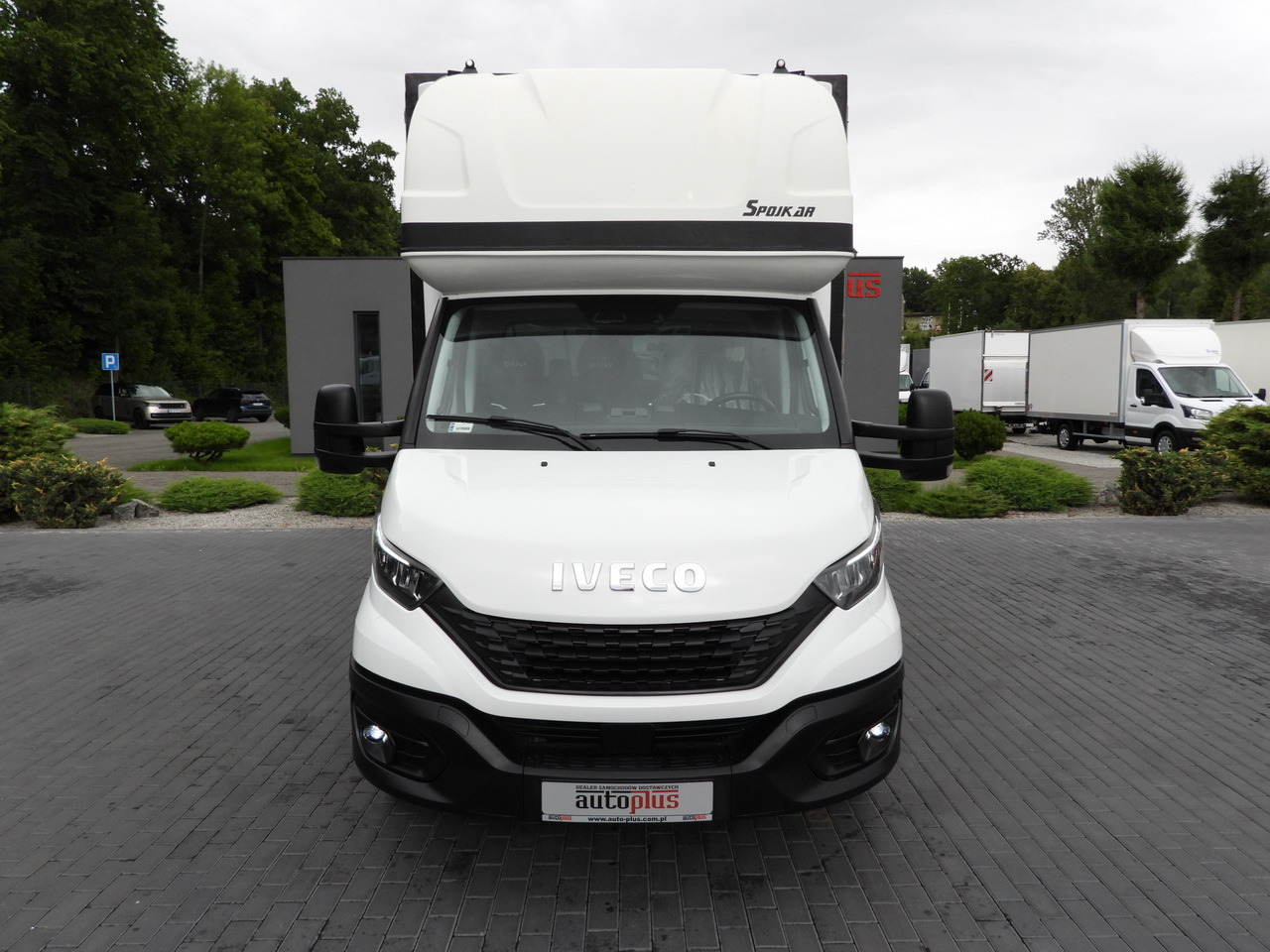 IVECO DAILY 35S18 TARPAULIN 10 PALLETS WEBASTO CRUISE CONTROL NAVIGATION LED LIGHTS AIR CONDITIONING 180HP - Kamioncine me tendë: foto 5 IVECO DAILY 35S18 TARPAULIN 10 PALLETS WEBASTO CRUISE CONTROL NAVIGATION LED LIGHTS AIR CONDITIONING 180HP - Kamioncine me tendë: foto 5