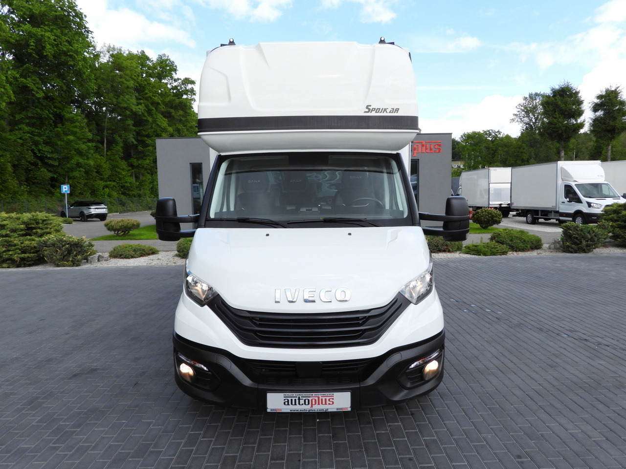 IVECO DAILY 35S18 TARPAULIN LIFT 8 PALLETS WEBASTO CRUISE CONTROL AIR CONDITIONING 180HP - Kamioncine me tendë: foto 5 IVECO DAILY 35S18 TARPAULIN LIFT 8 PALLETS WEBASTO CRUISE CONTROL AIR CONDITIONING 180HP - Kamioncine me tendë: foto 5