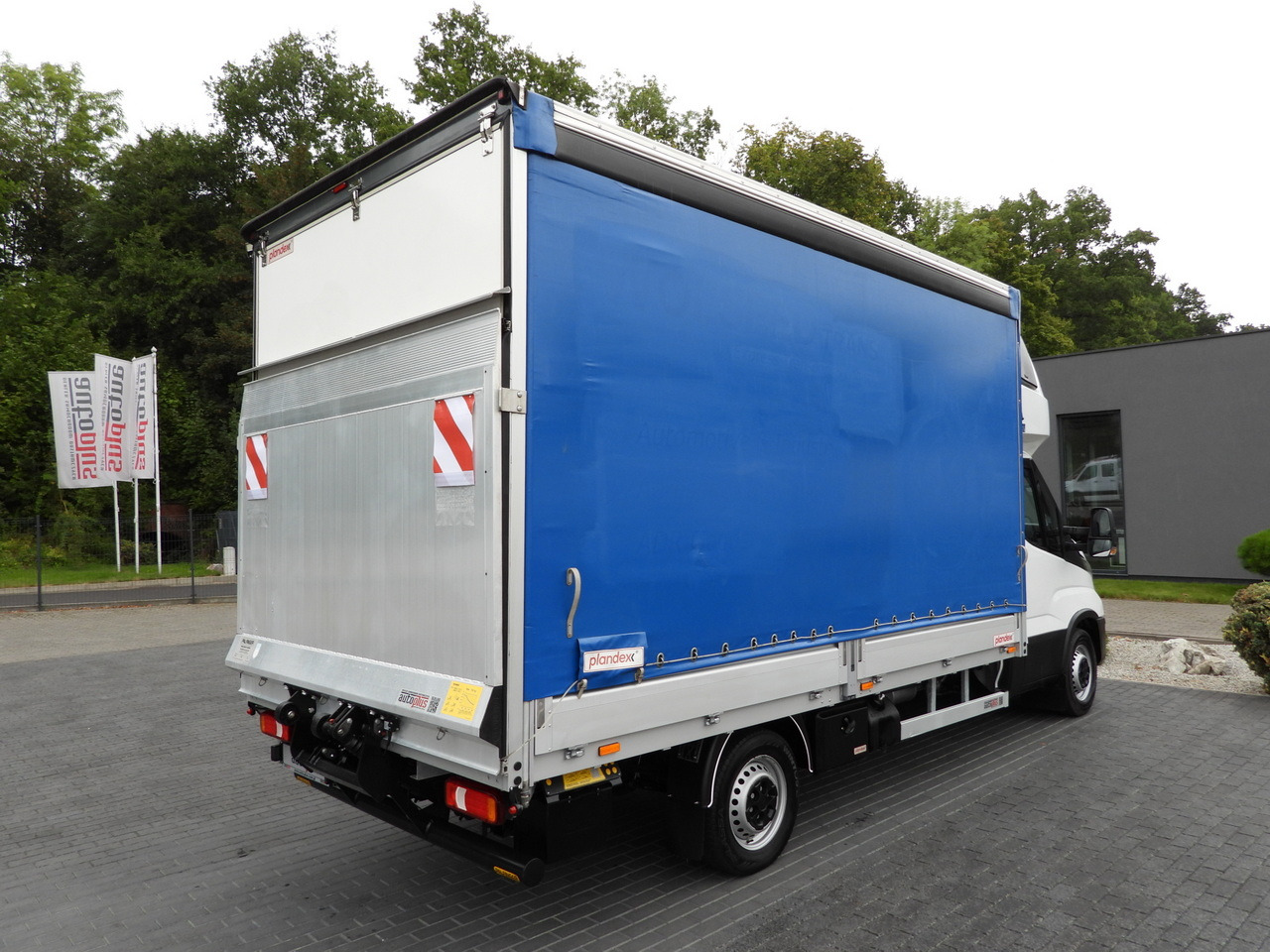 Kamioncine me tendë IVECO DAILY 35S18 TARPAULIN LIFT 8 PALLETS WEBASTO CRUISE CONTROL LED LIGHTS AIR CONDITIONING  180HP: foto 14
