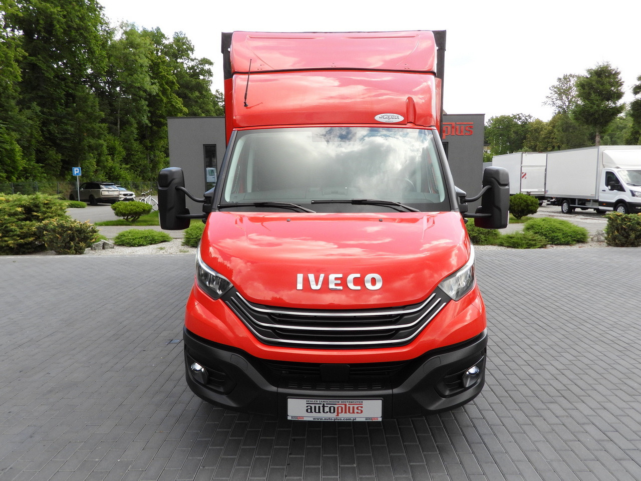 IVECO DAILY 35S21 TARPAULIN 10 PALLETS WEBASTO CRUISE CONTROL NAVIGATION LED LIGHTS PNEUMATICS AUTOMATIC TRANSMISSION HI-MATIC AIR CONDITIONING 210HP - Kamioncine me tendë: foto 5 IVECO DAILY 35S21 TARPAULIN 10 PALLETS WEBASTO CRUISE CONTROL NAVIGATION LED LIGHTS PNEUMATICS AUTOMATIC TRANSMISSION HI-MATIC AIR CONDITIONING 210HP - Kamioncine me tendë: foto 5