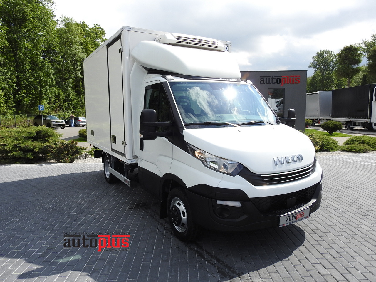 IVECO DAILY 50C15 REGRIGERATOR BOX -5*C POWER SUPPLY 230V AIR CONDITIONING TWIN WHEELS 150HP - Furgon frigorifer: foto 1 IVECO DAILY 50C15 REGRIGERATOR BOX -5*C POWER SUPPLY 230V AIR CONDITIONING TWIN WHEELS 150HP - Furgon frigorifer: foto 1