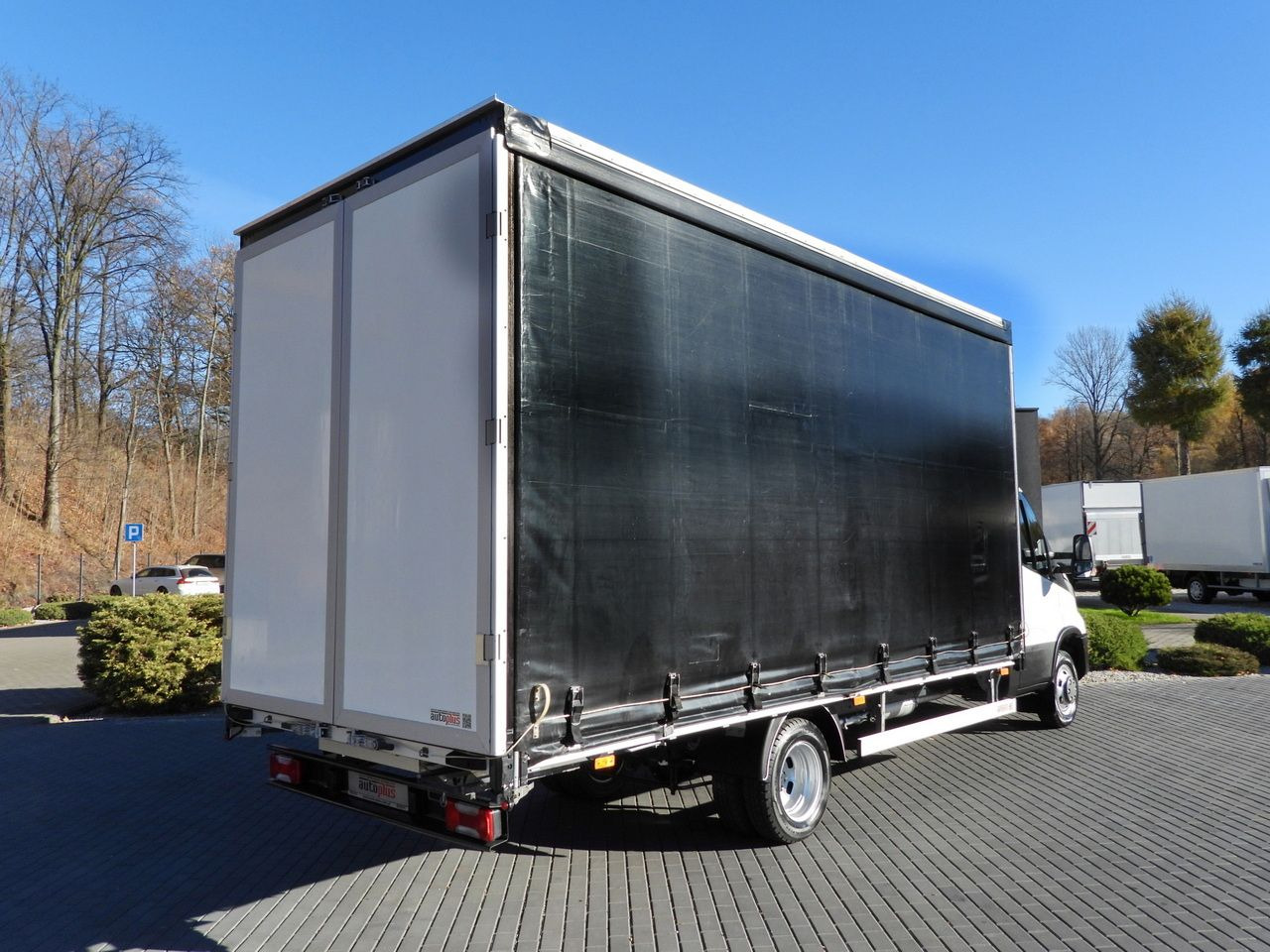 IVECO DAILY 50C17 TARPAULIN 10 PALLETS CRUISE CONTROL TWIN WHEELS AIR CONDITIONING 180HP - Kamioncine me tendë: foto 3 IVECO DAILY 50C17 TARPAULIN 10 PALLETS CRUISE CONTROL TWIN WHEELS AIR CONDITIONING 180HP - Kamioncine me tendë: foto 3