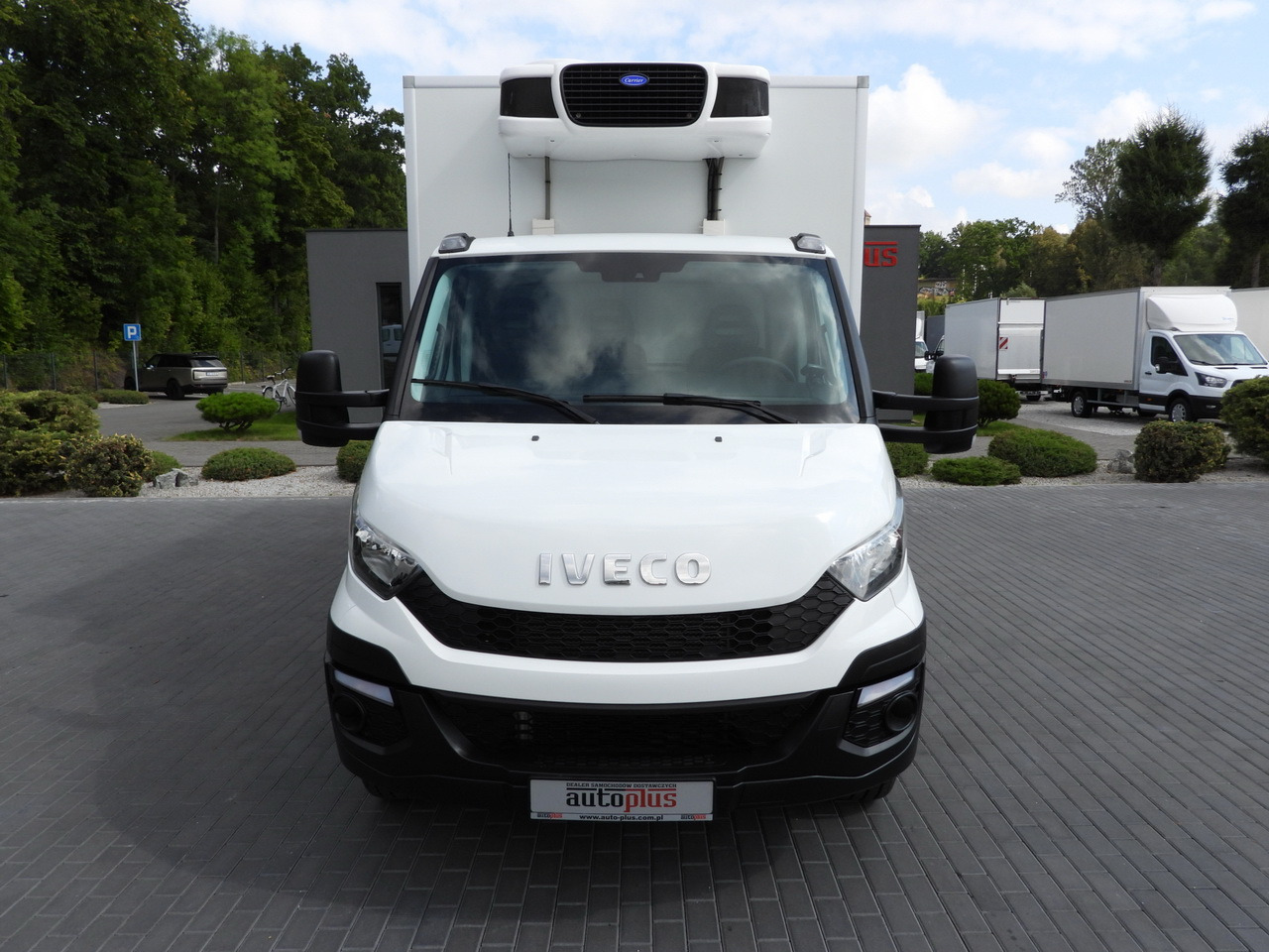 IVECO DAILY 70C17 REFRIGERATOR 1*C LIFT 10 PALLETS POWER SUPPLY 230V CRUISE CONTROL AIR CONDITIONING PNEUMATICS AUTOMATIC TRANSMISSION HI-MATIC TWIN WHEELS 170HP - Kamion frigorifer: foto 5 IVECO DAILY 70C17 REFRIGERATOR 1*C LIFT 10 PALLETS POWER SUPPLY 230V CRUISE CONTROL AIR CONDITIONING PNEUMATICS AUTOMATIC TRANSMISSION HI-MATIC TWIN WHEELS 170HP - Kamion frigorifer: foto 5