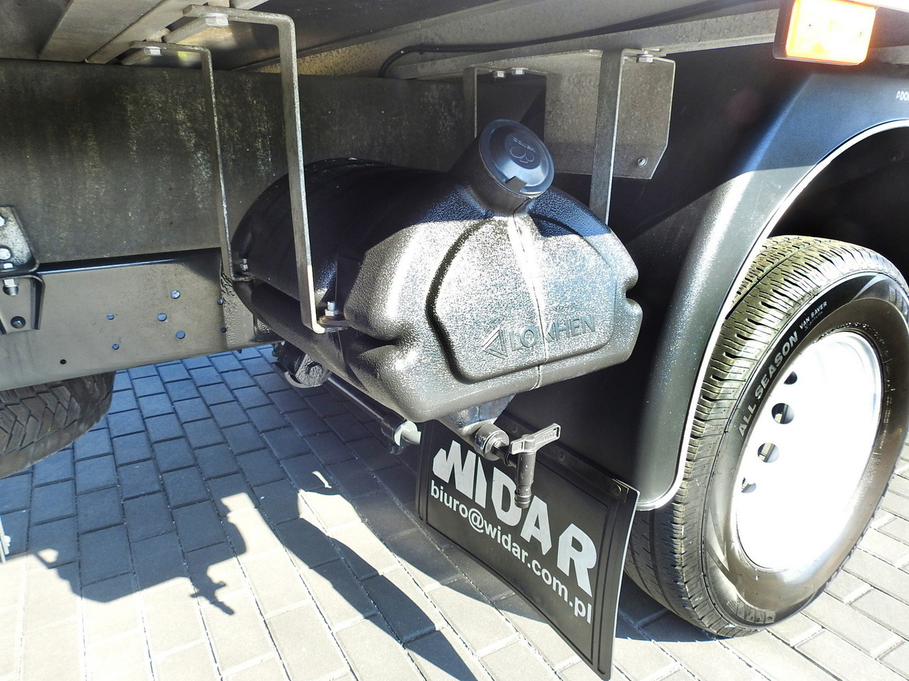 Kamioncine me kontinier IVECO DAILY 70C18 BOX LIFT 14 PALLETS WEBASTO CRUISE CONTROL NAVIGATION LED LIGHTS TWIN WHEELS AIR CONDITIONING  180HP: foto 27