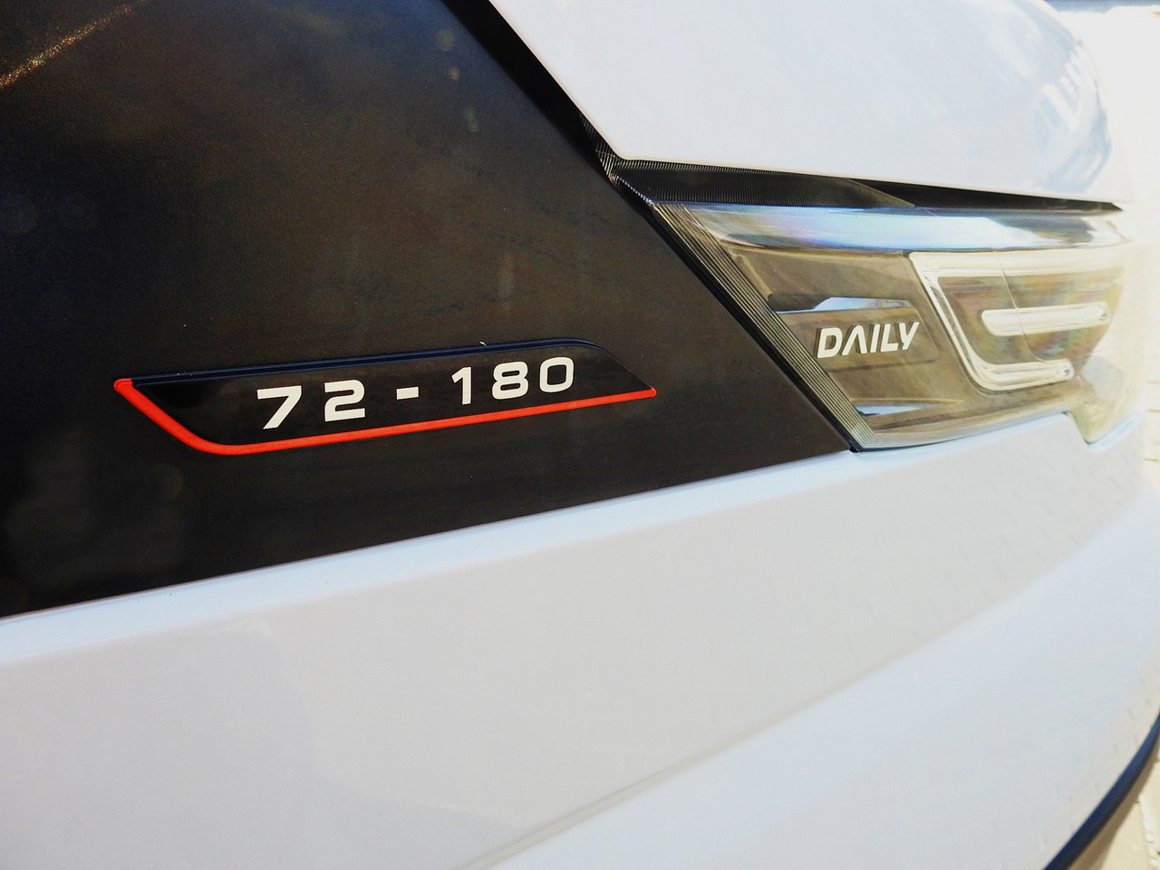 Kamioncine me kontinier IVECO DAILY 70C18 BOX LIFT 14 PALLETS WEBASTO CRUISE CONTROL NAVIGATION LED LIGHTS TWIN WHEELS AIR CONDITIONING  180HP: foto 24