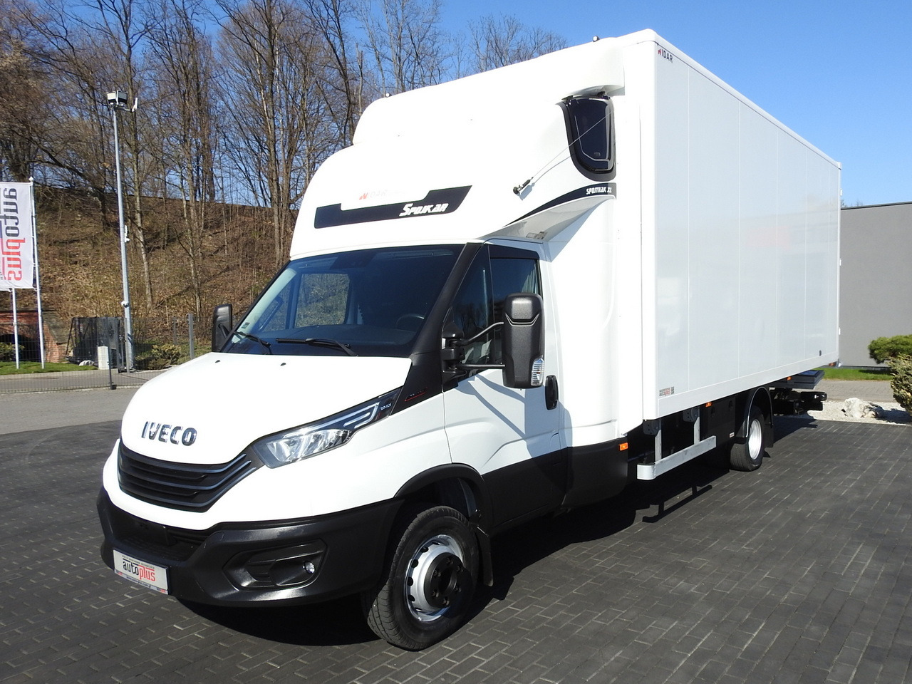 Kamioncine me kontinier IVECO DAILY 70C18 BOX LIFT 14 PALLETS WEBASTO CRUISE CONTROL NAVIGATION LED LIGHTS TWIN WHEELS AIR CONDITIONING  180HP: foto 6