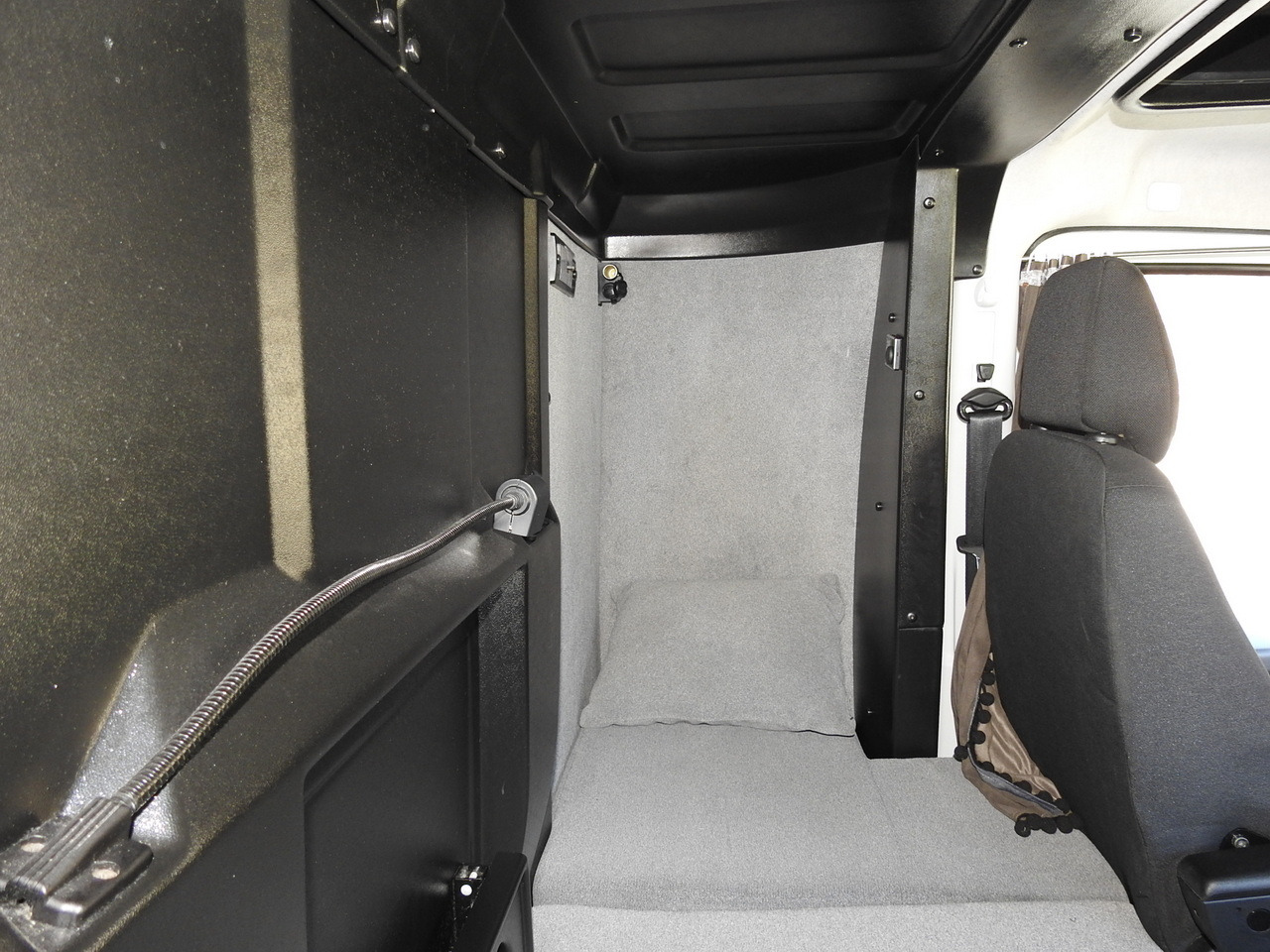 Kamioncine me kontinier IVECO DAILY 70C18 BOX LIFT 14 PALLETS WEBASTO CRUISE CONTROL NAVIGATION LED LIGHTS TWIN WHEELS AIR CONDITIONING  180HP: foto 47