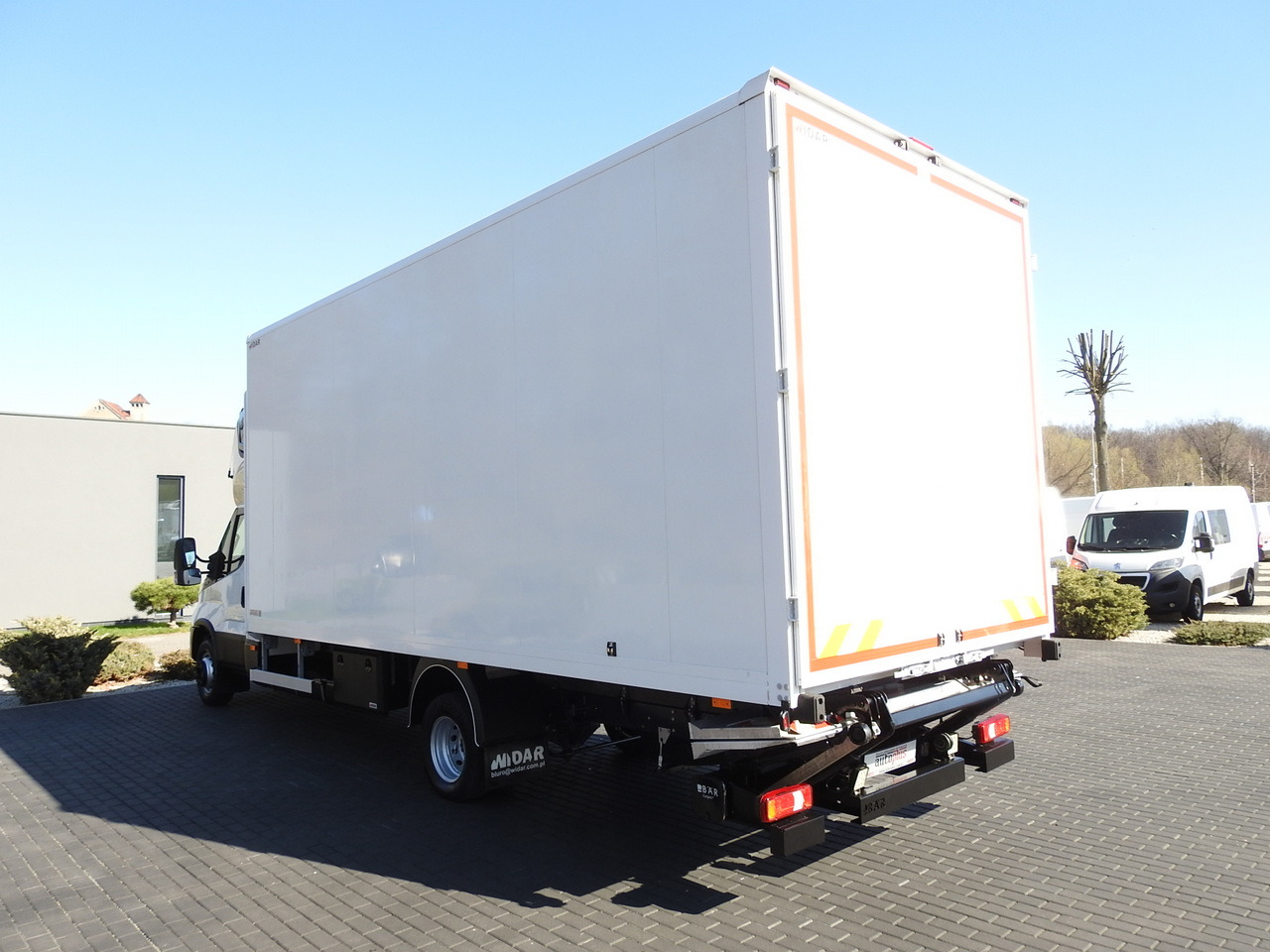 Kamioncine me kontinier IVECO DAILY 70C18 BOX LIFT 14 PALLETS WEBASTO CRUISE CONTROL NAVIGATION LED LIGHTS TWIN WHEELS AIR CONDITIONING  180HP: foto 9