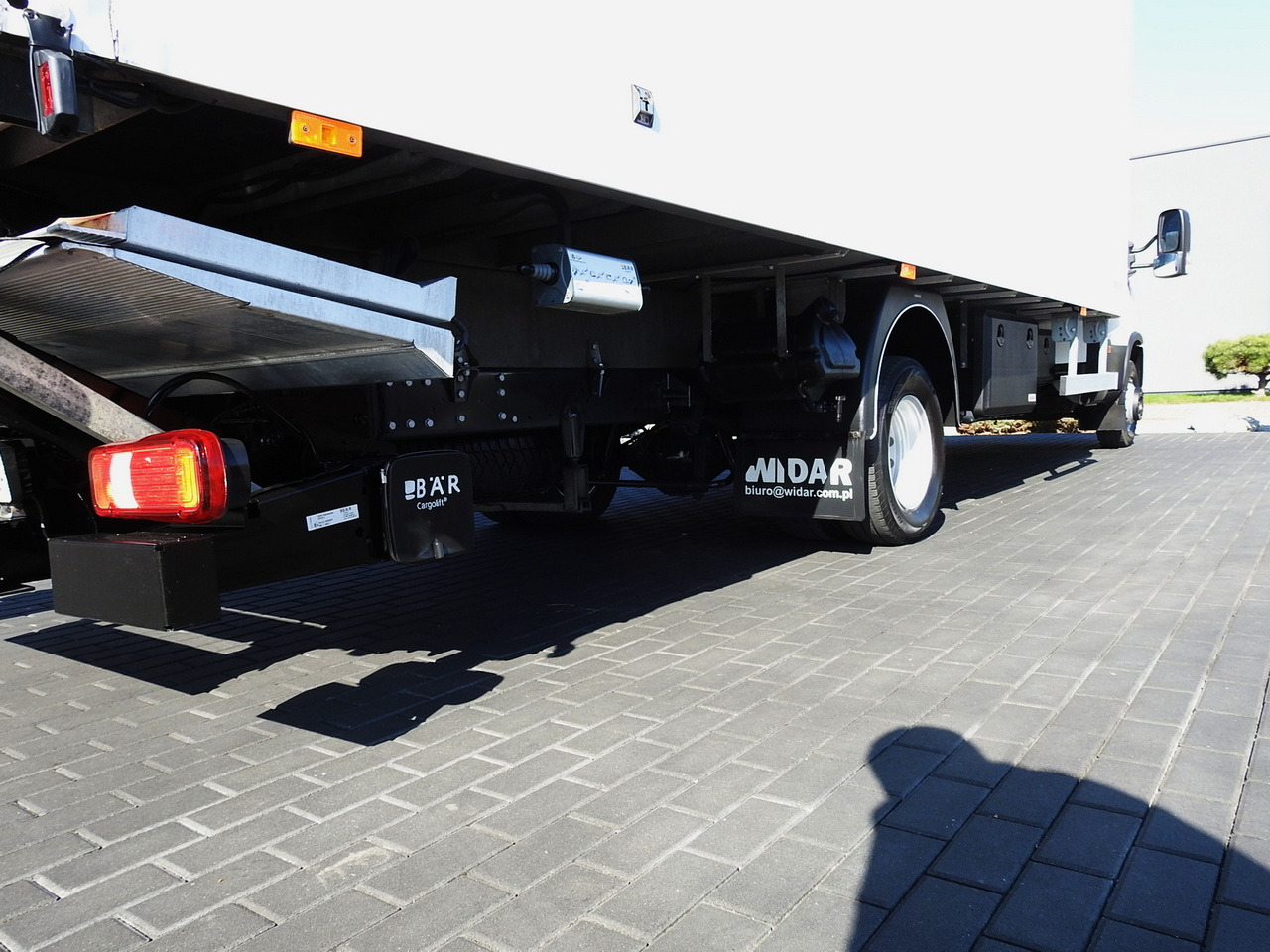 Kamioncine me kontinier IVECO DAILY 70C18 BOX LIFT 14 PALLETS WEBASTO CRUISE CONTROL NAVIGATION LED LIGHTS TWIN WHEELS AIR CONDITIONING  180HP: foto 18