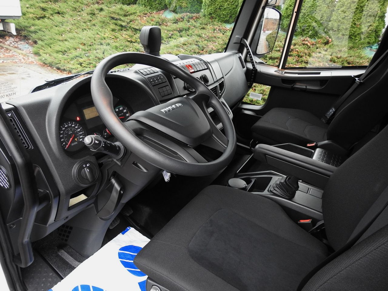 IVECO EUROCARGO 120-250 NEW TARPAULIN LIFT 18 PALLETS WEBASTO CRUISE CONTROL AIR CONDITIONING LED LIGHTS PNEUMATICS AUTOMATIC TRANSMISSION HI-MATIC 250HP - Kamioncine me tendë: foto 2 IVECO EUROCARGO 120-250 NEW TARPAULIN LIFT 18 PALLETS WEBASTO CRUISE CONTROL AIR CONDITIONING LED LIGHTS PNEUMATICS AUTOMATIC TRANSMISSION HI-MATIC 250HP - Kamioncine me tendë: foto 2