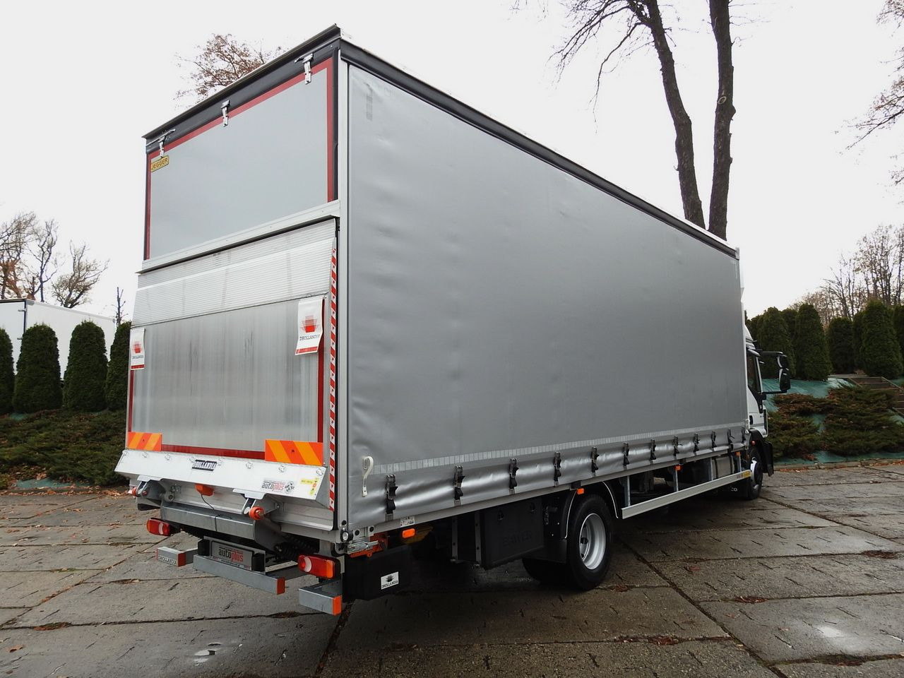 IVECO EUROCARGO 120-250 NEW TARPAULIN LIFT 18 PALLETS WEBASTO CRUISE CONTROL AIR CONDITIONING LED LIGHTS PNEUMATICS AUTOMATIC TRANSMISSION HI-MATIC 250HP - Kamioncine me tendë: foto 3 IVECO EUROCARGO 120-250 NEW TARPAULIN LIFT 18 PALLETS WEBASTO CRUISE CONTROL AIR CONDITIONING LED LIGHTS PNEUMATICS AUTOMATIC TRANSMISSION HI-MATIC 250HP - Kamioncine me tendë: foto 3