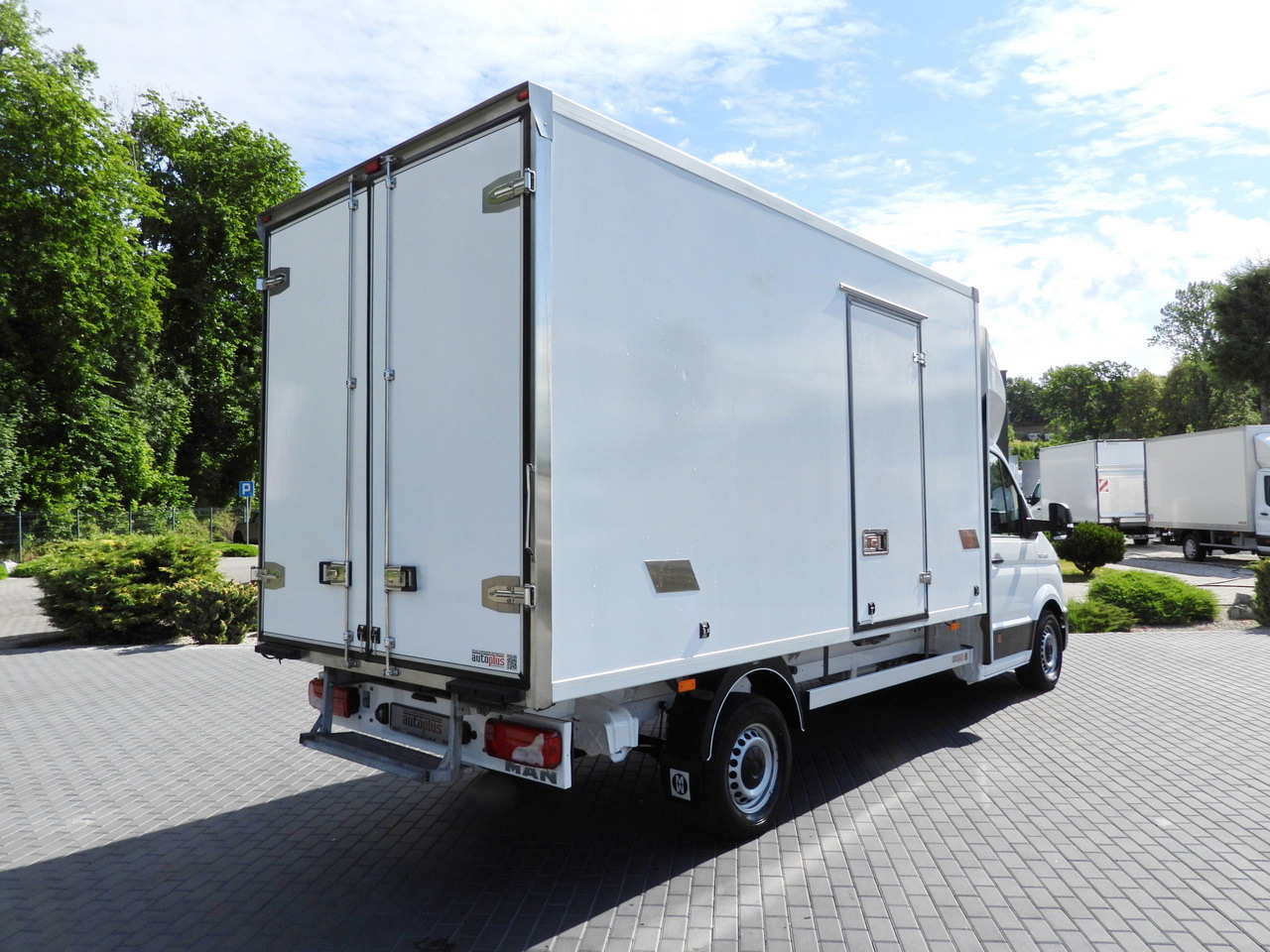MAN TGE 3.140 REGRIGERATOR BOX -1*C 8 PALLETS HEATING FUNCTION CRUISE CONTROL PNEUMATICS AIR CONDITIONING 140HP - Furgon frigorifer: foto 3 MAN TGE 3.140 REGRIGERATOR BOX -1*C 8 PALLETS HEATING FUNCTION CRUISE CONTROL PNEUMATICS AIR CONDITIONING 140HP - Furgon frigorifer: foto 3