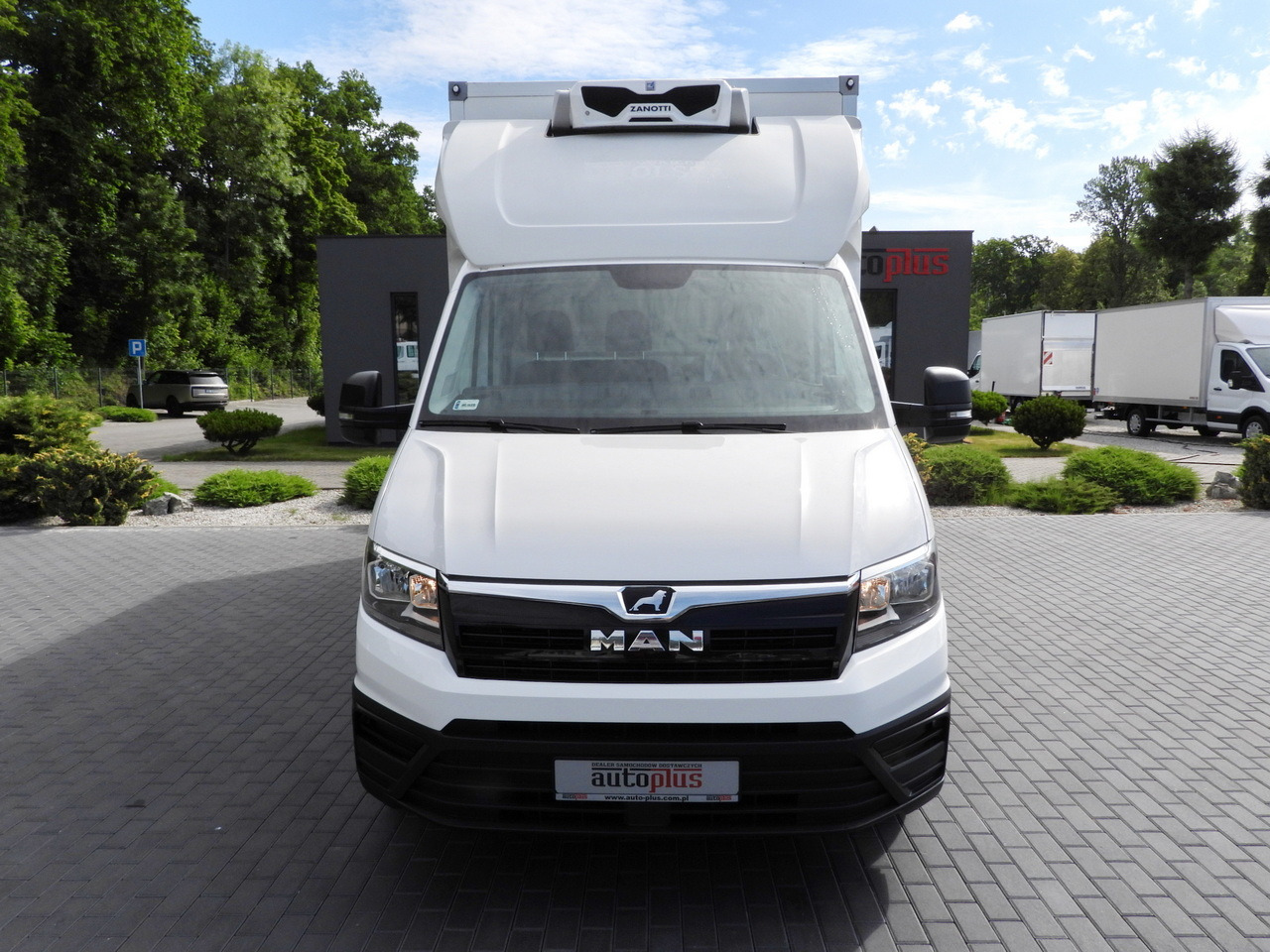 MAN TGE 3.140 REGRIGERATOR BOX -1*C 8 PALLETS HEATING FUNCTION CRUISE CONTROL PNEUMATICS AIR CONDITIONING 140HP - Furgon frigorifer: foto 5 MAN TGE 3.140 REGRIGERATOR BOX -1*C 8 PALLETS HEATING FUNCTION CRUISE CONTROL PNEUMATICS AIR CONDITIONING 140HP - Furgon frigorifer: foto 5