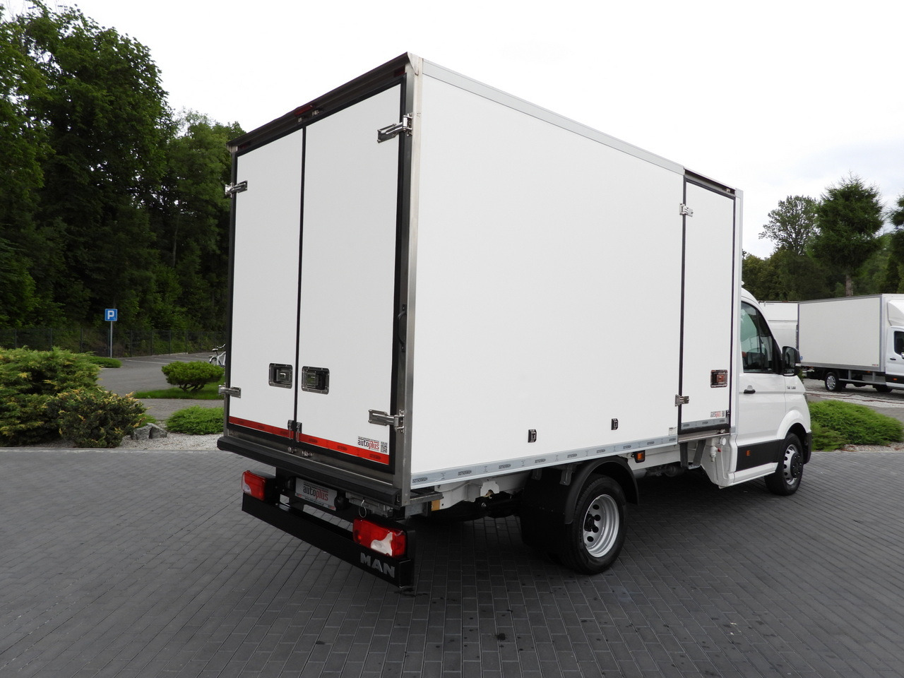 MAN TGE 3.180 REGRIGERATOR BOX 0*C CRUISE CONTROL TWIN WHEELS AIR CONDITIONING 180HP - Furgon frigorifer: foto 3 MAN TGE 3.180 REGRIGERATOR BOX 0*C CRUISE CONTROL TWIN WHEELS AIR CONDITIONING 180HP - Furgon frigorifer: foto 3