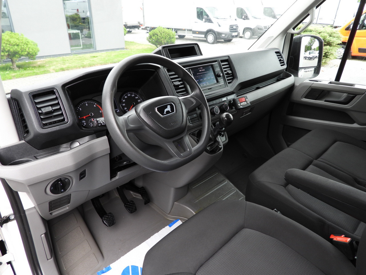 MAN TGE 3.180 REGRIGERATOR BOX 0*C CRUISE CONTROL TWIN WHEELS AIR CONDITIONING 180HP - Furgon frigorifer: foto 2 MAN TGE 3.180 REGRIGERATOR BOX 0*C CRUISE CONTROL TWIN WHEELS AIR CONDITIONING 180HP - Furgon frigorifer: foto 2