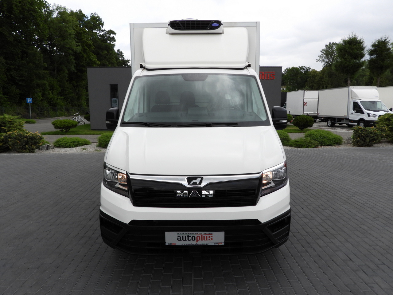 MAN TGE 3.180 REGRIGERATOR BOX 0*C CRUISE CONTROL TWIN WHEELS AIR CONDITIONING 180HP - Furgon frigorifer: foto 5 MAN TGE 3.180 REGRIGERATOR BOX 0*C CRUISE CONTROL TWIN WHEELS AIR CONDITIONING 180HP - Furgon frigorifer: foto 5