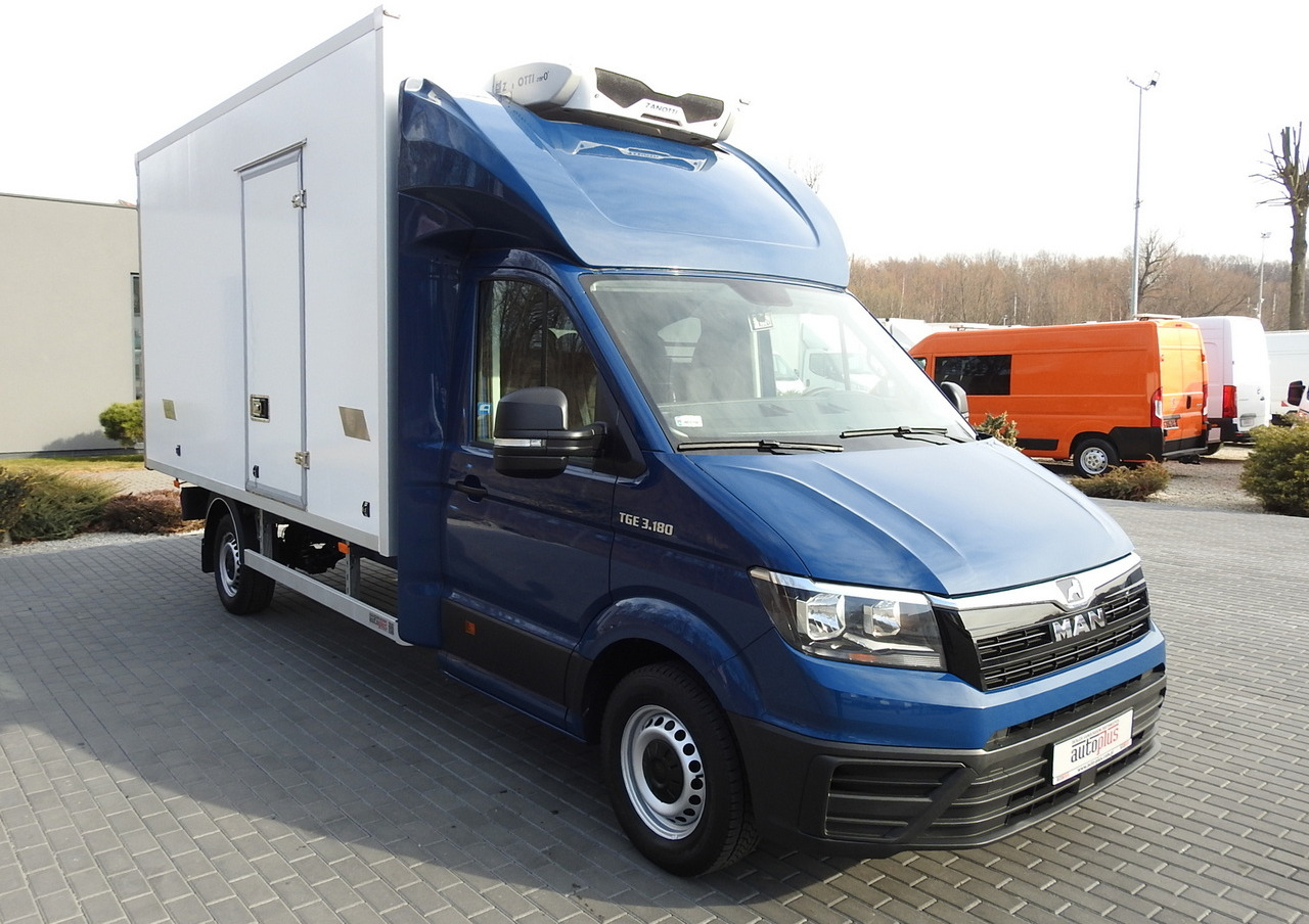 MAN TGE 3.180 REGRIGERATOR BOX -5*C 8 PALLETS HEATING FUNCTION CRUISE CONTROL PNEUMATICS AIR CONDITIONING 180HP - Furgon frigorifer: foto 4 MAN TGE 3.180 REGRIGERATOR BOX -5*C 8 PALLETS HEATING FUNCTION CRUISE CONTROL PNEUMATICS AIR CONDITIONING 180HP - Furgon frigorifer: foto 4