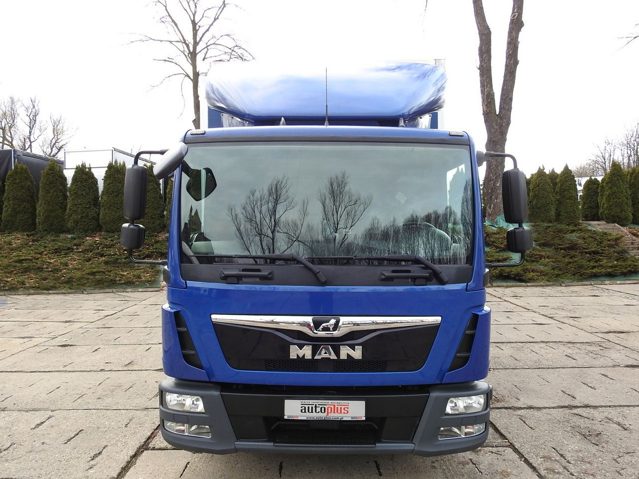 MAN TGL 12.220 BOX LIFT 18 PALLETS CRUISE CONTROLAIR CONDITIONING PNEUMATICS AUTOMATIC TWIN WHEELS 220HP - Kamioncine me kontinier: foto 5 MAN TGL 12.220 BOX LIFT 18 PALLETS CRUISE CONTROLAIR CONDITIONING PNEUMATICS AUTOMATIC TWIN WHEELS 220HP - Kamioncine me kontinier: foto 5