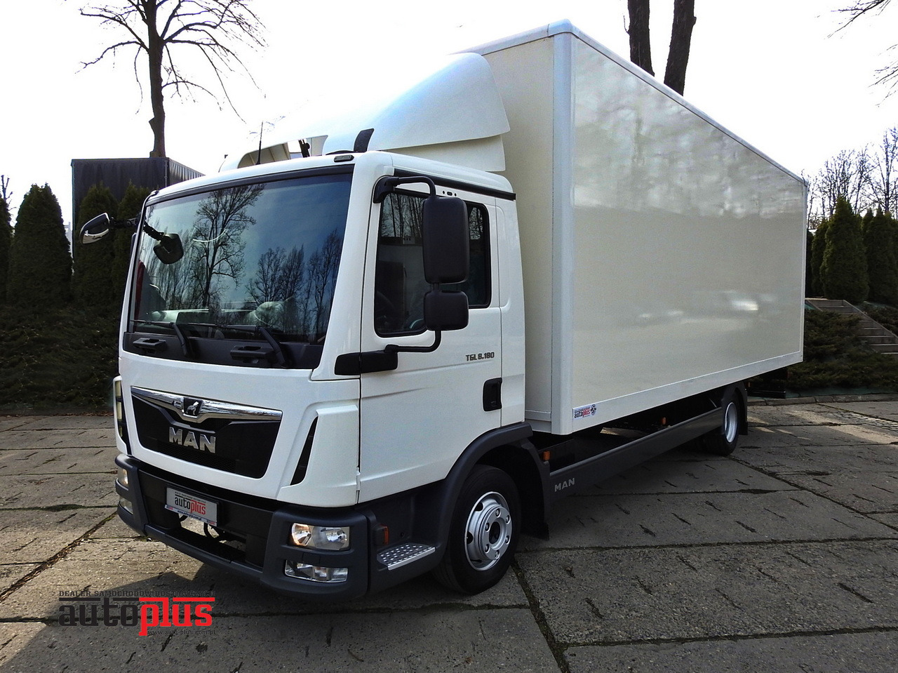 MAN TGL 8.18 BOX 16 PALLETS CRUISE CONTROL TWIN WHEELS 180HP - Kamioncine me kontinier: foto 1 MAN TGL 8.18 BOX 16 PALLETS CRUISE CONTROL TWIN WHEELS 180HP - Kamioncine me kontinier: foto 1