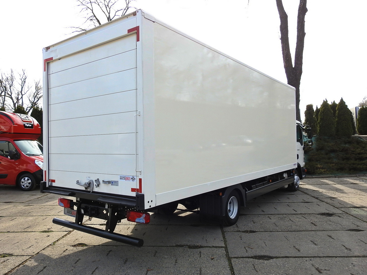 MAN TGL 8.18 BOX 16 PALLETS CRUISE CONTROL TWIN WHEELS 180HP - Kamioncine me kontinier: foto 3 MAN TGL 8.18 BOX 16 PALLETS CRUISE CONTROL TWIN WHEELS 180HP - Kamioncine me kontinier: foto 3
