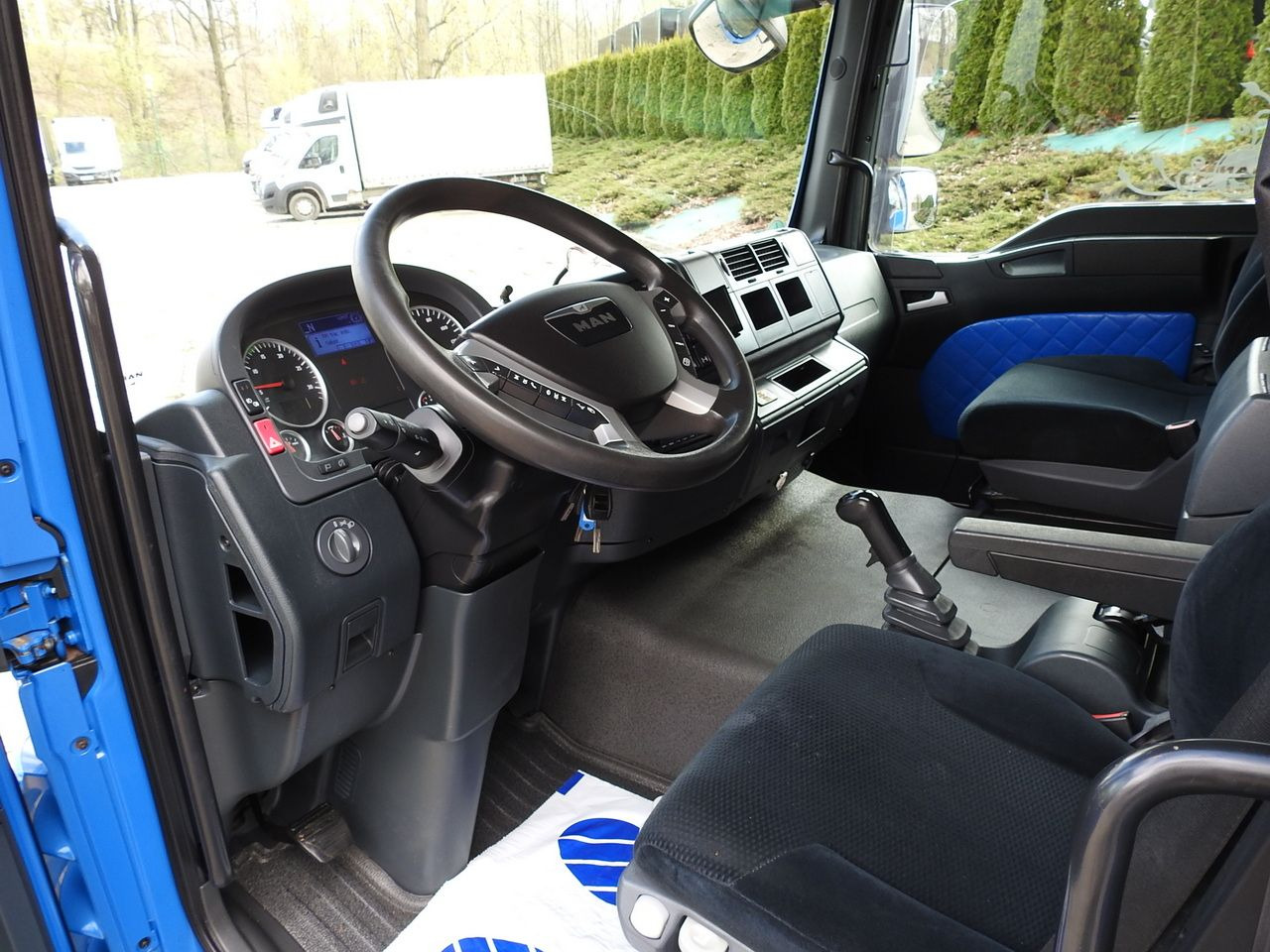 MAN TGM 15.290 TARPAULIN LIFT 18 PALLETS CRUISE CONTROL TWIN WHEELS AIR CONDITIONING 290HP - Kamioncine me tendë: foto 2 MAN TGM 15.290 TARPAULIN LIFT 18 PALLETS CRUISE CONTROL TWIN WHEELS AIR CONDITIONING 290HP - Kamioncine me tendë: foto 2