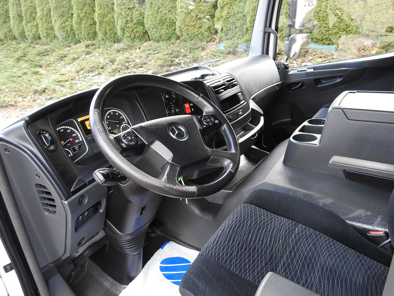 MERCEDES ATEGO 12.24 BOX LIFT 18 PALLETS CRUISE CONTROL AUTOMATIC TRANSMISSION TWIN WHEELS AIR CONDITIONING 240HP - Kamion vagonetë: foto 2 MERCEDES ATEGO 12.24 BOX LIFT 18 PALLETS CRUISE CONTROL AUTOMATIC TRANSMISSION TWIN WHEELS AIR CONDITIONING 240HP - Kamion vagonetë: foto 2