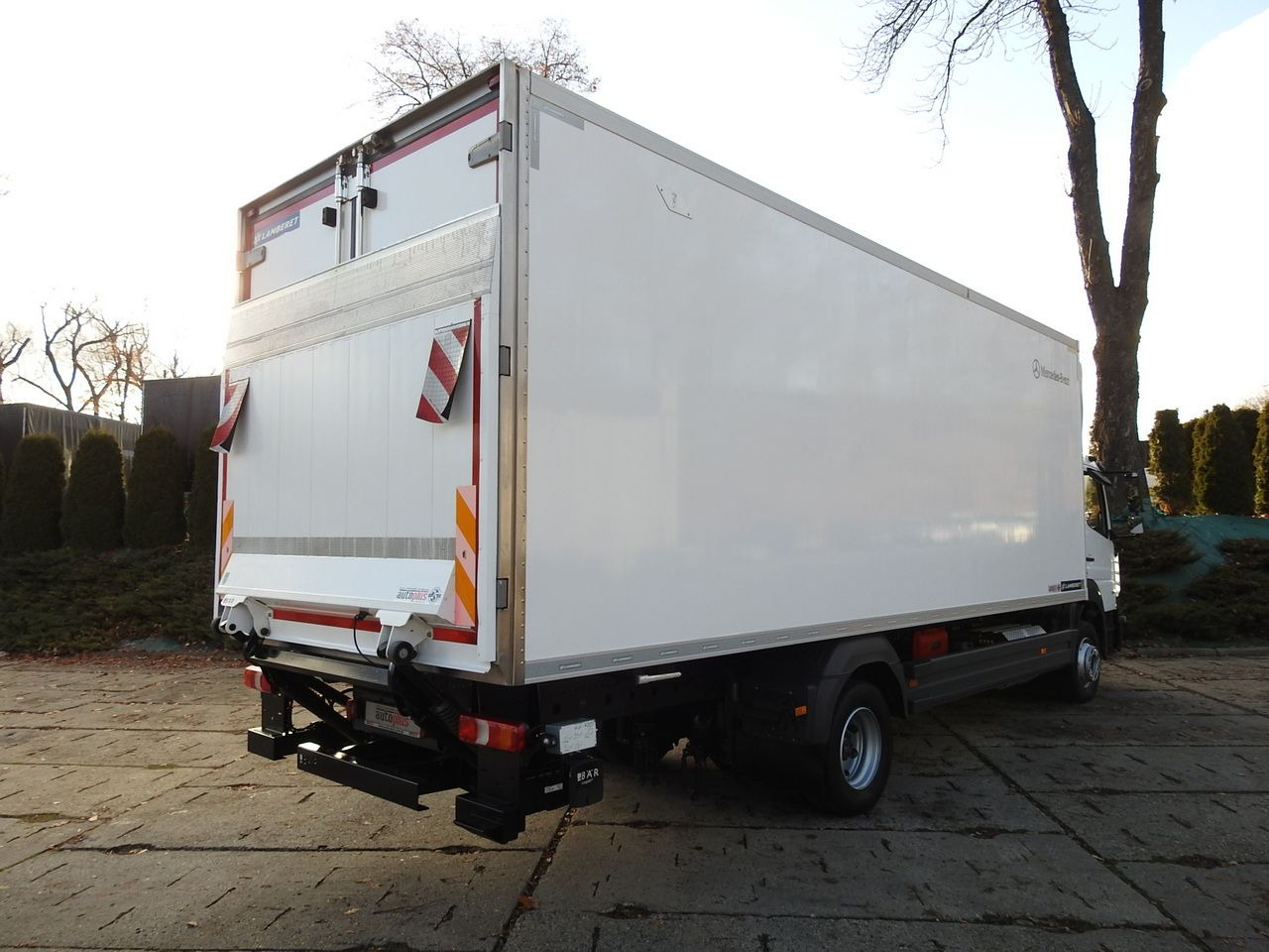 MERCEDES ATEGO 12.24 REGRIGERATOR BOX -10*C LIFT 16 PALLETS HEATING FUNCTION WEBASTO CRUISE CONTROL PNEUMATICS AIR CONDITIONING 240HP - Kamion frigorifer: foto 3 MERCEDES ATEGO 12.24 REGRIGERATOR BOX -10*C LIFT 16 PALLETS HEATING FUNCTION WEBASTO CRUISE CONTROL PNEUMATICS AIR CONDITIONING 240HP - Kamion frigorifer: foto 3