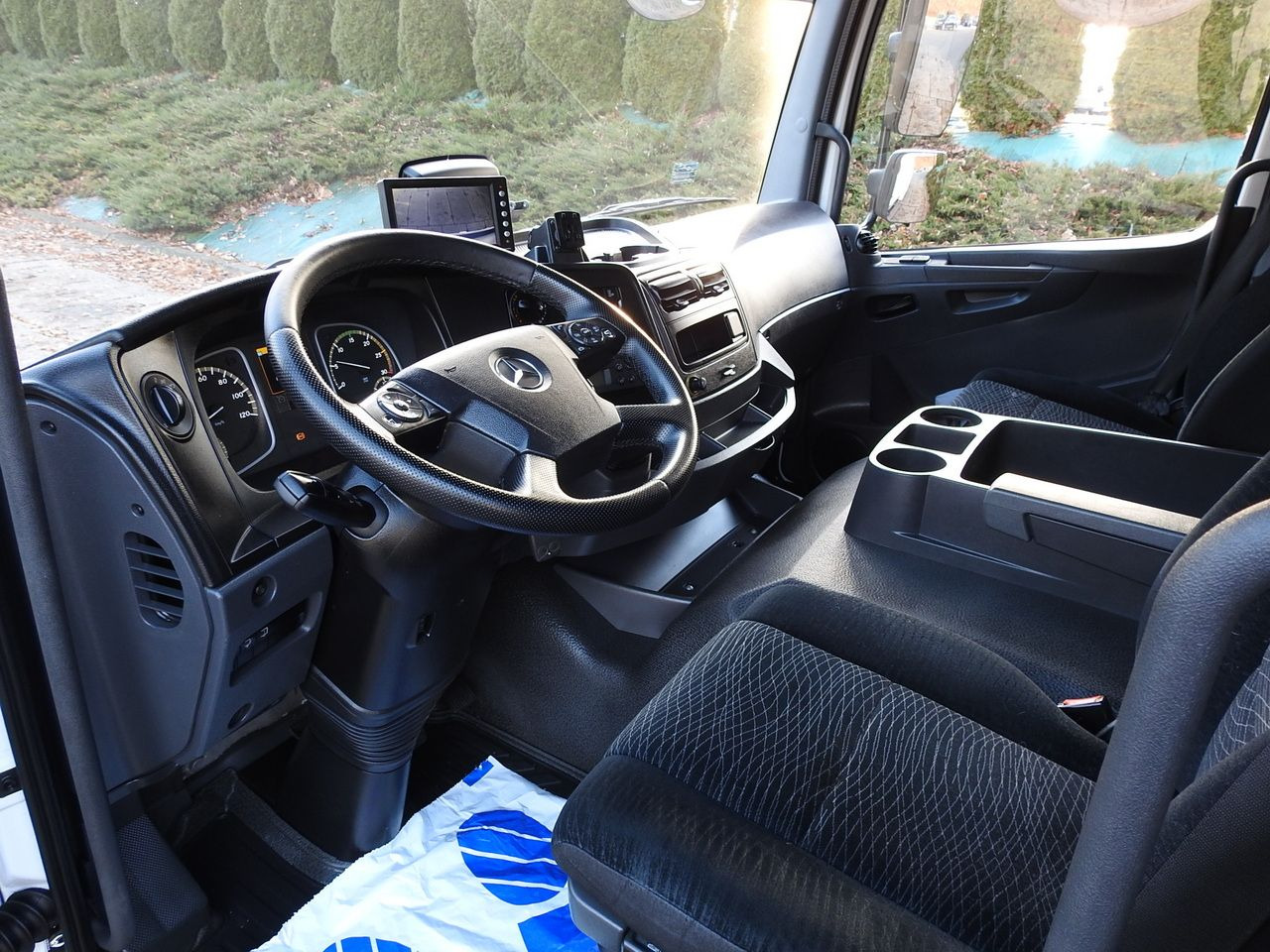 MERCEDES ATEGO 12.24 REGRIGERATOR BOX -10*C LIFT 16 PALLETS HEATING FUNCTION WEBASTO CRUISE CONTROL PNEUMATICS AIR CONDITIONING 240HP - Kamion frigorifer: foto 2 MERCEDES ATEGO 12.24 REGRIGERATOR BOX -10*C LIFT 16 PALLETS HEATING FUNCTION WEBASTO CRUISE CONTROL PNEUMATICS AIR CONDITIONING 240HP - Kamion frigorifer: foto 2