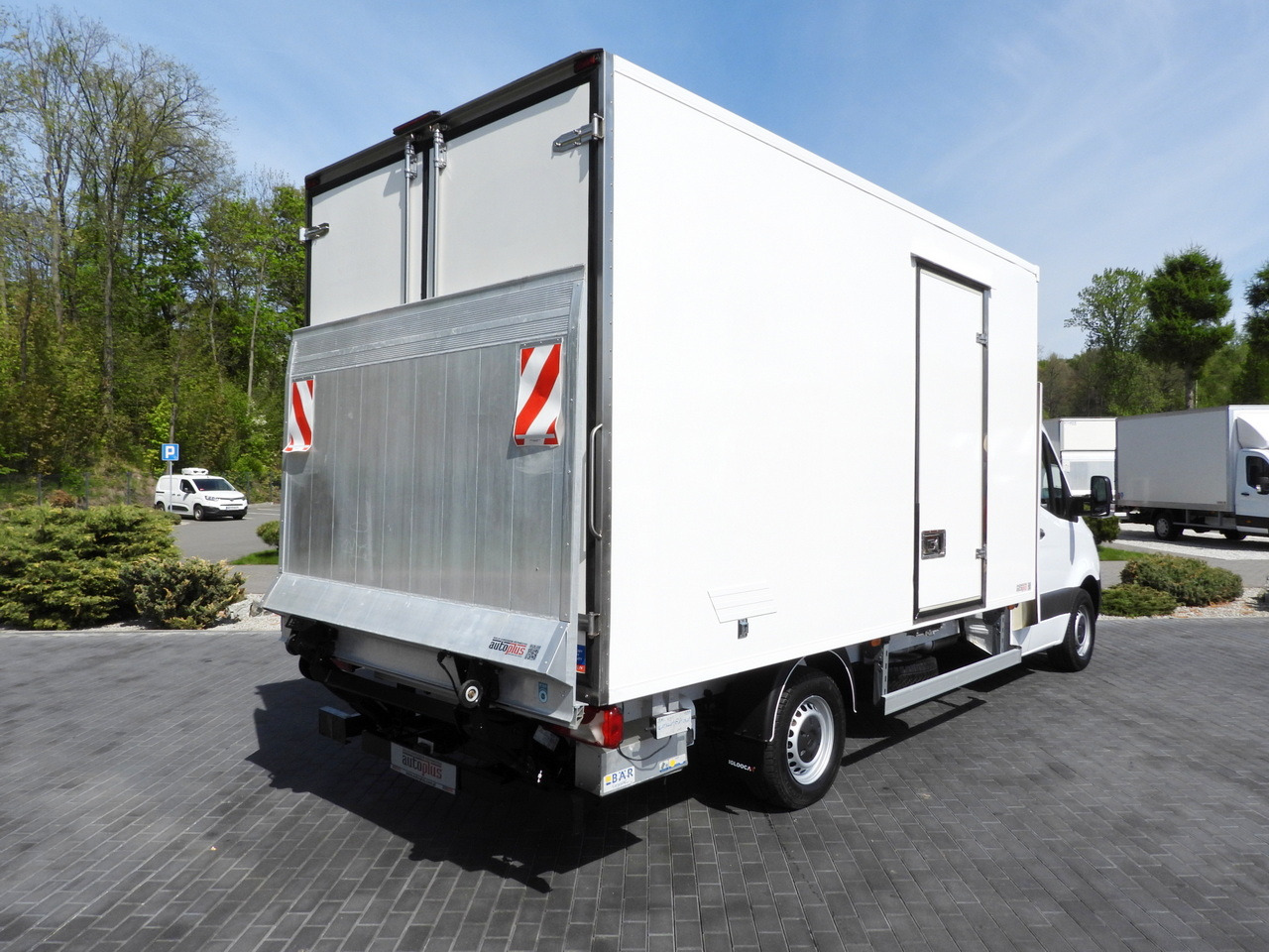 MERCEDES SPRINTER 316 REGRIGERATOR BOX 0*C LIFT 8 PALLETS CRUISE CONTROL PNEUMATICS AIR CONDITIONING 160HP - Furgon frigorifer: foto 3 MERCEDES SPRINTER 316 REGRIGERATOR BOX 0*C LIFT 8 PALLETS CRUISE CONTROL PNEUMATICS AIR CONDITIONING 160HP - Furgon frigorifer: foto 3