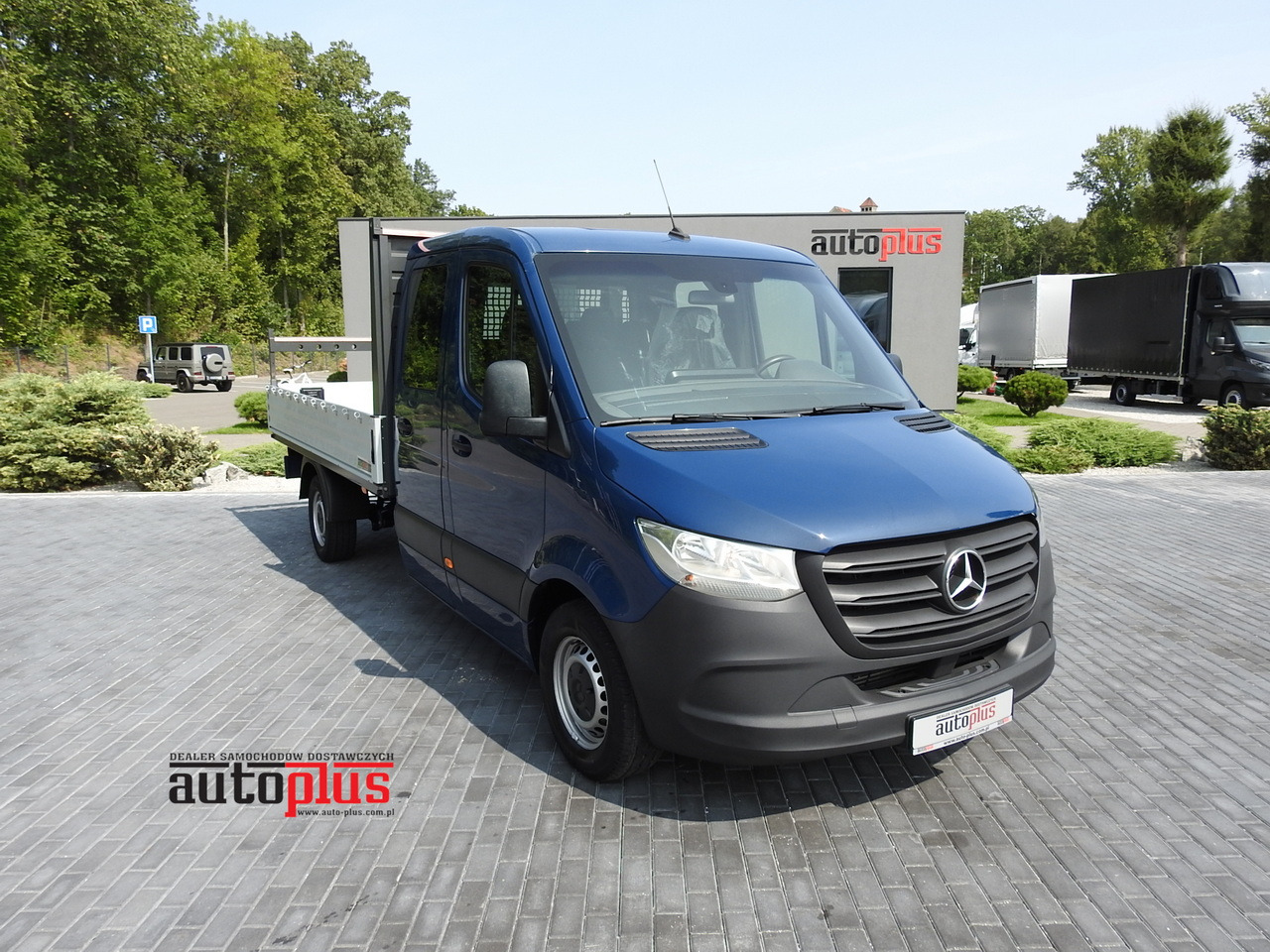 MERCEDES SPRINTER 316 STAKE BODY DOUBLE CABIN DOKA 7 SEATS AIR CONDITIONING 160HP - Kamioncine dopio kabinë: foto 1 MERCEDES SPRINTER 316 STAKE BODY DOUBLE CABIN DOKA 7 SEATS AIR CONDITIONING 160HP - Kamioncine dopio kabinë: foto 1