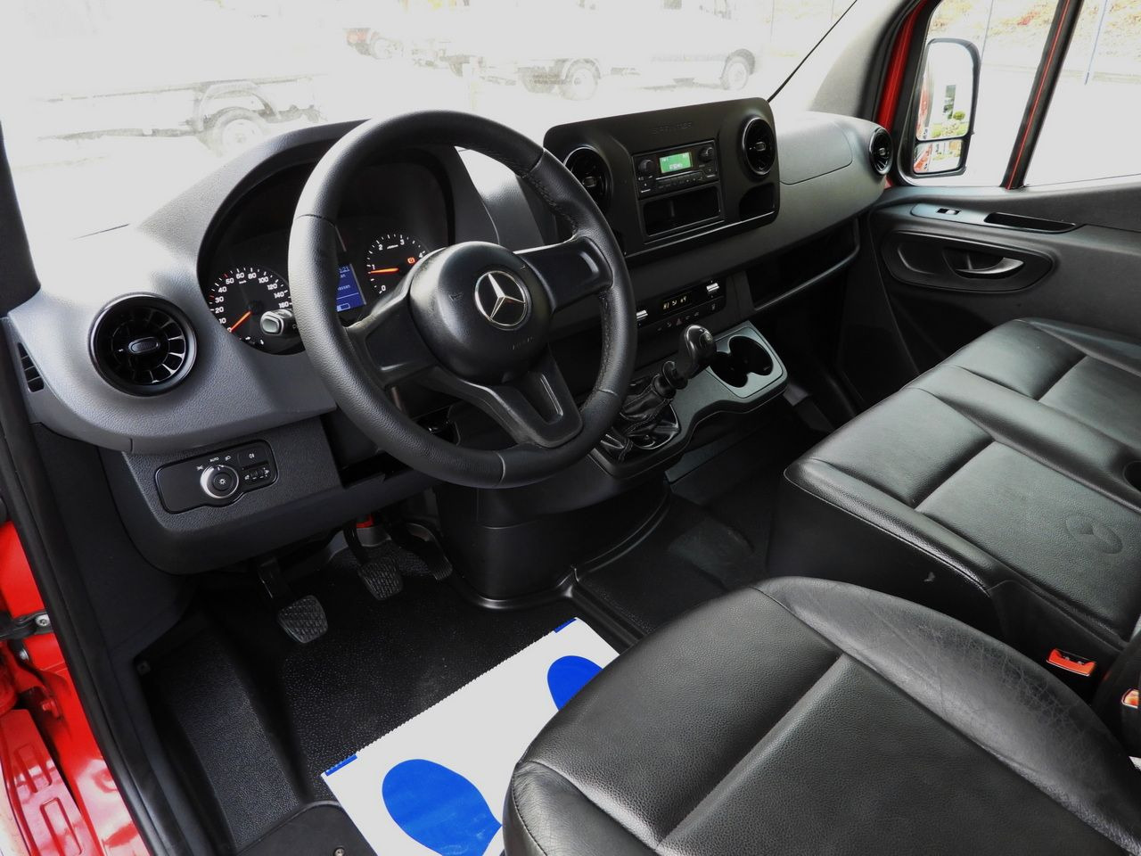 MERCEDES SPRINTER 316 STAKE BODY DOUBLE CABIN DOKA 7 SEATS AIR CONDITIONING 160HP - Kamioncine dopio kabinë: foto 2 MERCEDES SPRINTER 316 STAKE BODY DOUBLE CABIN DOKA 7 SEATS AIR CONDITIONING 160HP - Kamioncine dopio kabinë: foto 2