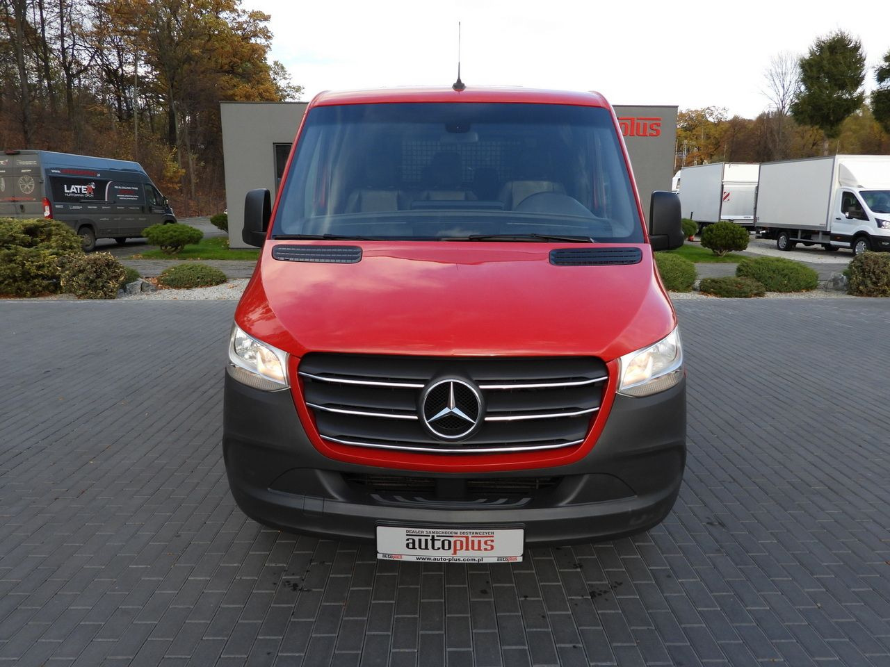 MERCEDES SPRINTER 316 STAKE BODY DOUBLE CABIN DOKA 7 SEATS AIR CONDITIONING 160HP - Kamioncine dopio kabinë: foto 5 MERCEDES SPRINTER 316 STAKE BODY DOUBLE CABIN DOKA 7 SEATS AIR CONDITIONING 160HP - Kamioncine dopio kabinë: foto 5