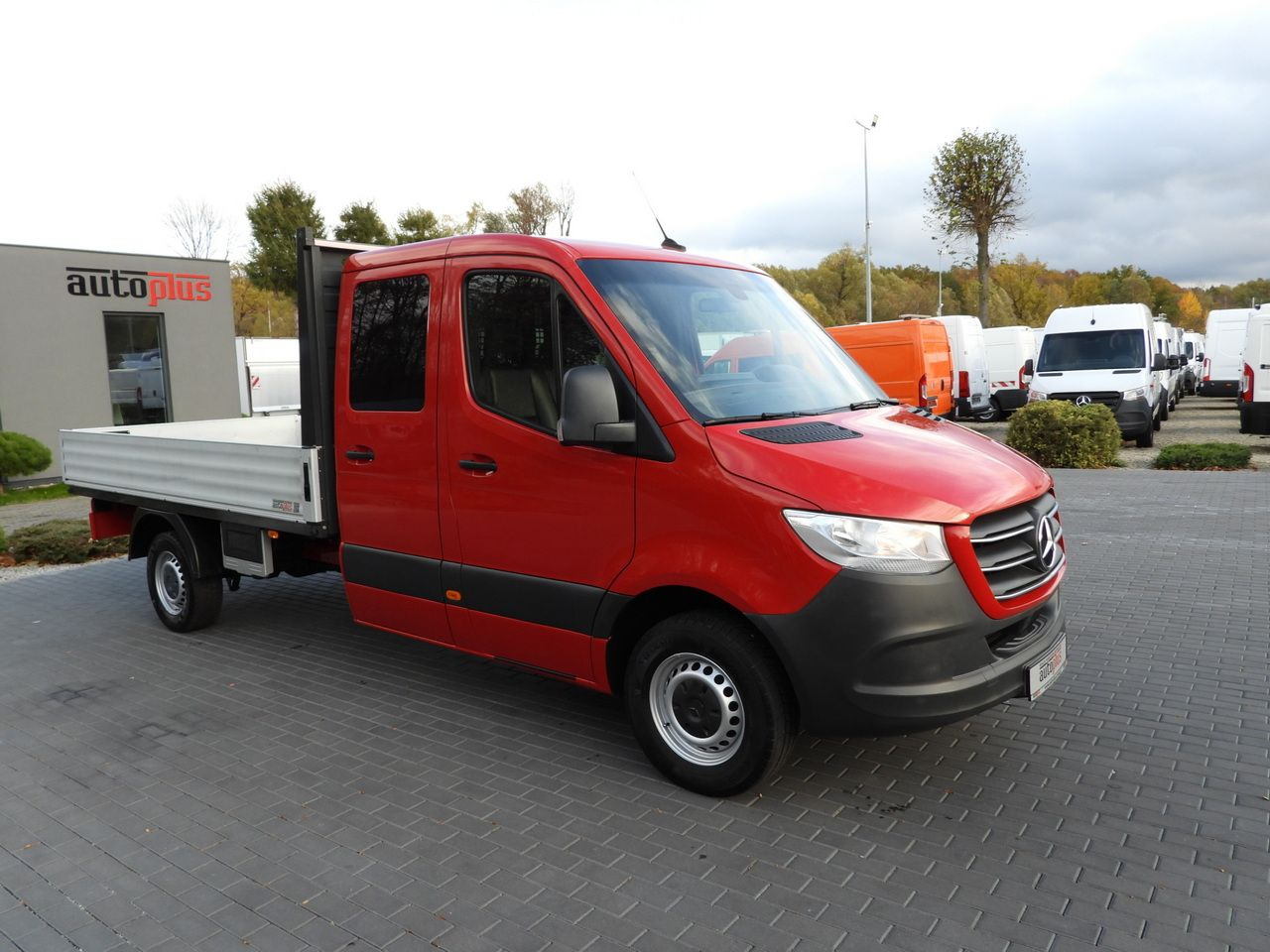 MERCEDES SPRINTER 316 STAKE BODY DOUBLE CABIN DOKA 7 SEATS AIR CONDITIONING 160HP - Kamioncine dopio kabinë: foto 4 MERCEDES SPRINTER 316 STAKE BODY DOUBLE CABIN DOKA 7 SEATS AIR CONDITIONING 160HP - Kamioncine dopio kabinë: foto 4