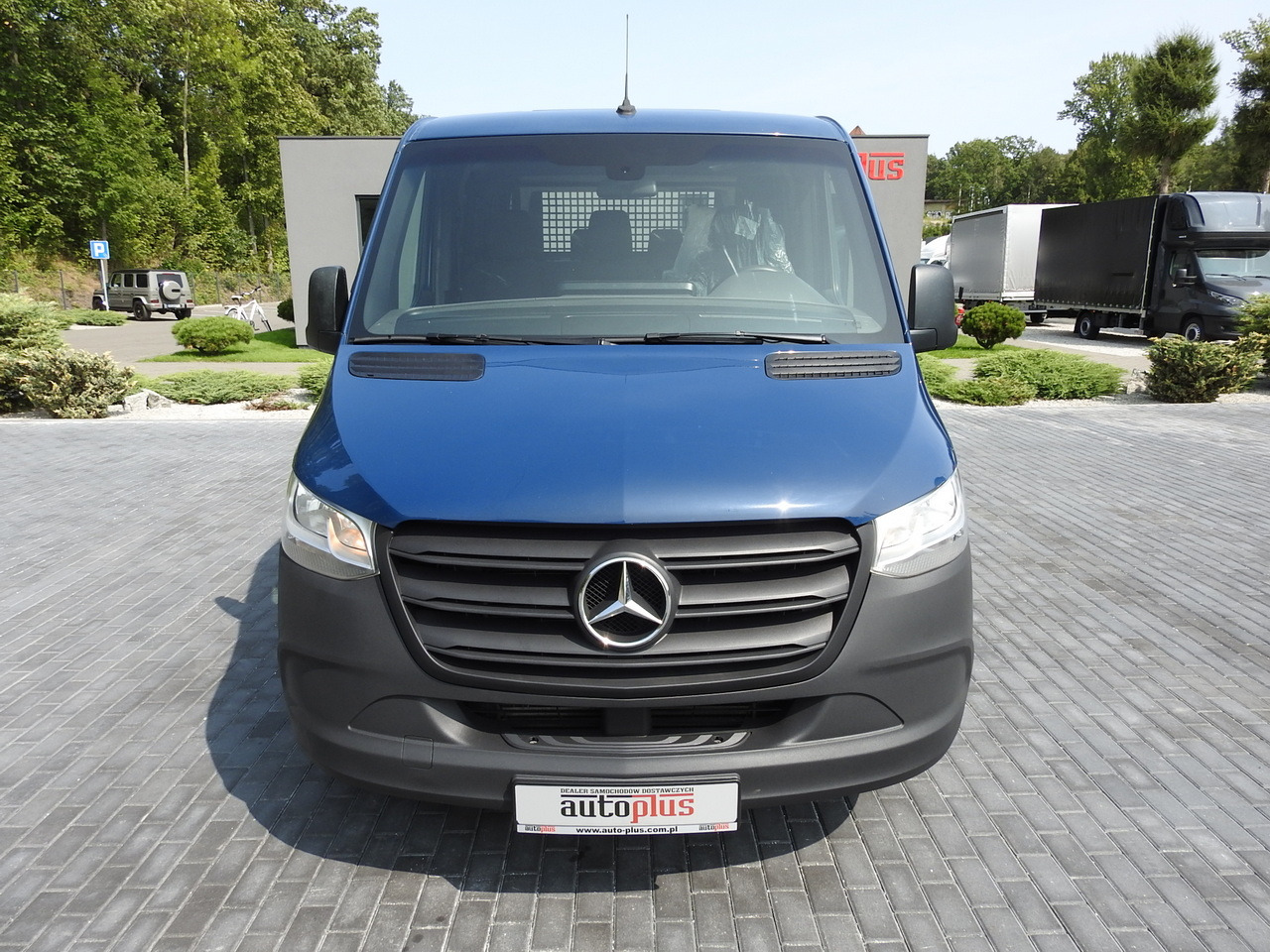 MERCEDES SPRINTER 316 STAKE BODY DOUBLE CABIN DOKA 7 SEATS AIR CONDITIONING 160HP - Kamioncine dopio kabinë: foto 5 MERCEDES SPRINTER 316 STAKE BODY DOUBLE CABIN DOKA 7 SEATS AIR CONDITIONING 160HP - Kamioncine dopio kabinë: foto 5