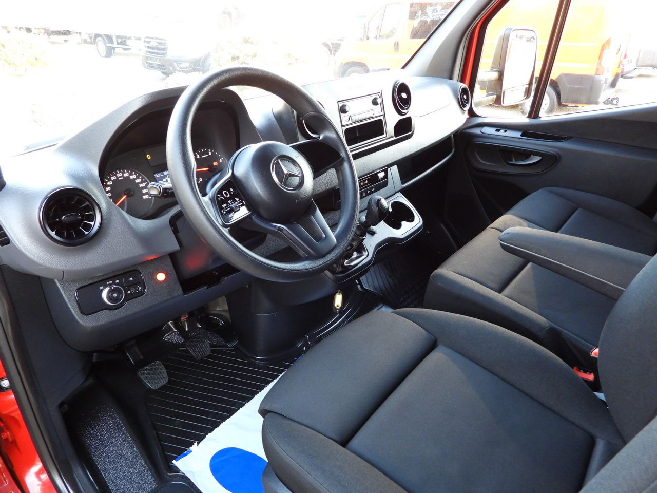 MERCEDES SPRINTER 316 TARPAULIN LIFT 8 PALLETS WEBASTO CRUISE CONTROL AIR CONDITIONING 160HP - Kamioncine me tendë: foto 2 MERCEDES SPRINTER 316 TARPAULIN LIFT 8 PALLETS WEBASTO CRUISE CONTROL AIR CONDITIONING 160HP - Kamioncine me tendë: foto 2