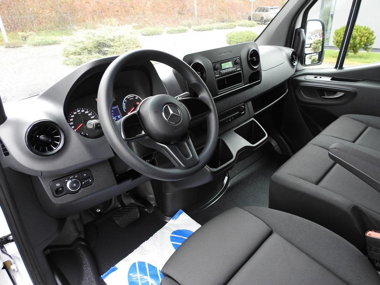 MERCEDES eSprinter NEW ELECTRIC VAN AUTOMATIC TRANSMISSION GUARANTEE 95HP - Furgon, Furgon elektrik: foto 2 MERCEDES eSprinter NEW ELECTRIC VAN AUTOMATIC TRANSMISSION GUARANTEE 95HP - Furgon, Furgon elektrik: foto 2