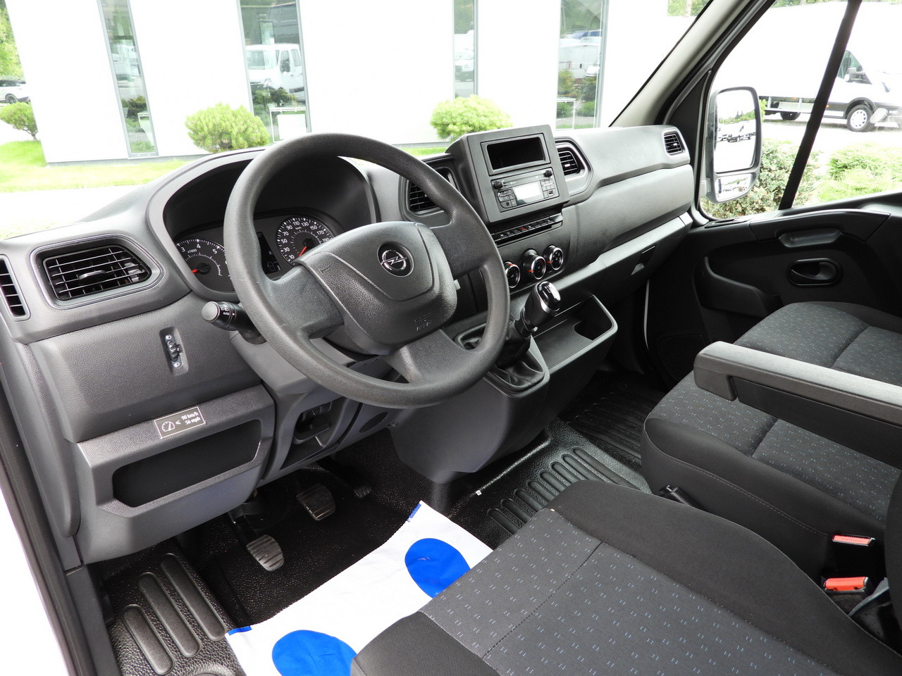 OPEL MOVANO TIPPER DOUBLE CABIN DOKA 7 SEATS LED LIGHTS TWIN WHEELS AIR CONDITIONING 145HP - Kamioncine vetëshkarkuese: foto 2 OPEL MOVANO TIPPER DOUBLE CABIN DOKA 7 SEATS LED LIGHTS TWIN WHEELS AIR CONDITIONING 145HP - Kamioncine vetëshkarkuese: foto 2