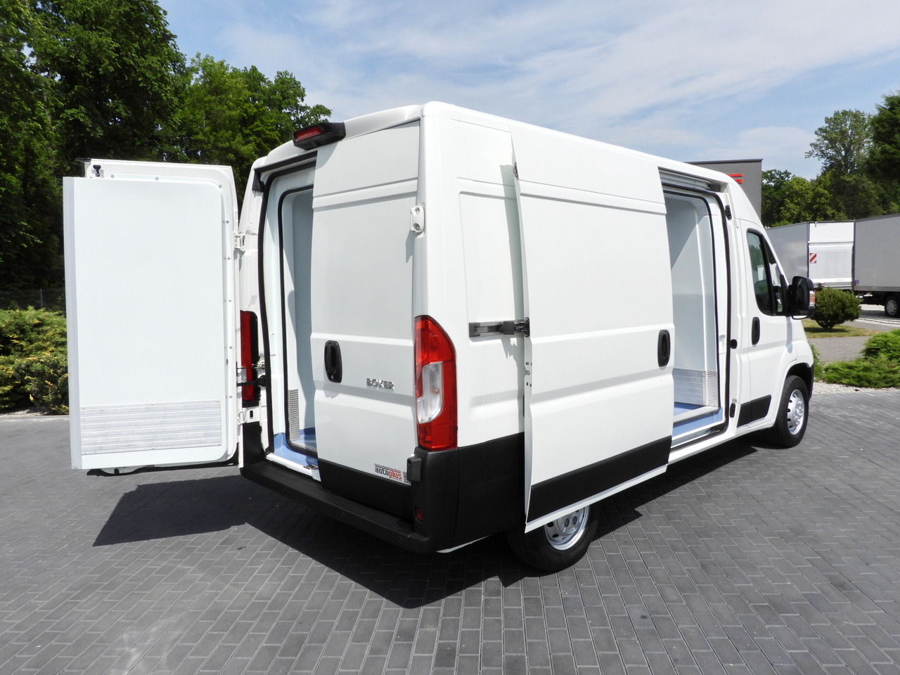PEUGEOT BOXER REFRIGERATOR VAN -10*C CRUISE CONTROL AIR CONDITIONING 130HP - Furgon frigorifer: foto 3 PEUGEOT BOXER REFRIGERATOR VAN -10*C CRUISE CONTROL AIR CONDITIONING 130HP - Furgon frigorifer: foto 3