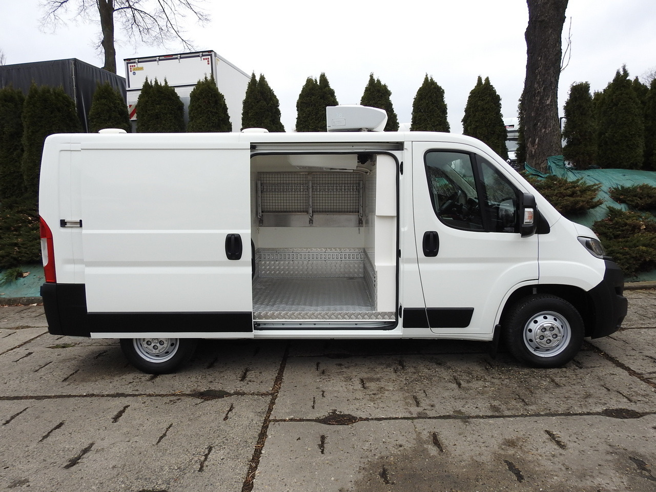 Furgon frigorifer PEUGEOT BOXER REFRIGERATOR VAN -5*C TWO COMPARTMENTS CRUISE CONTROL AIR CONDITIONING  120HP: foto 8