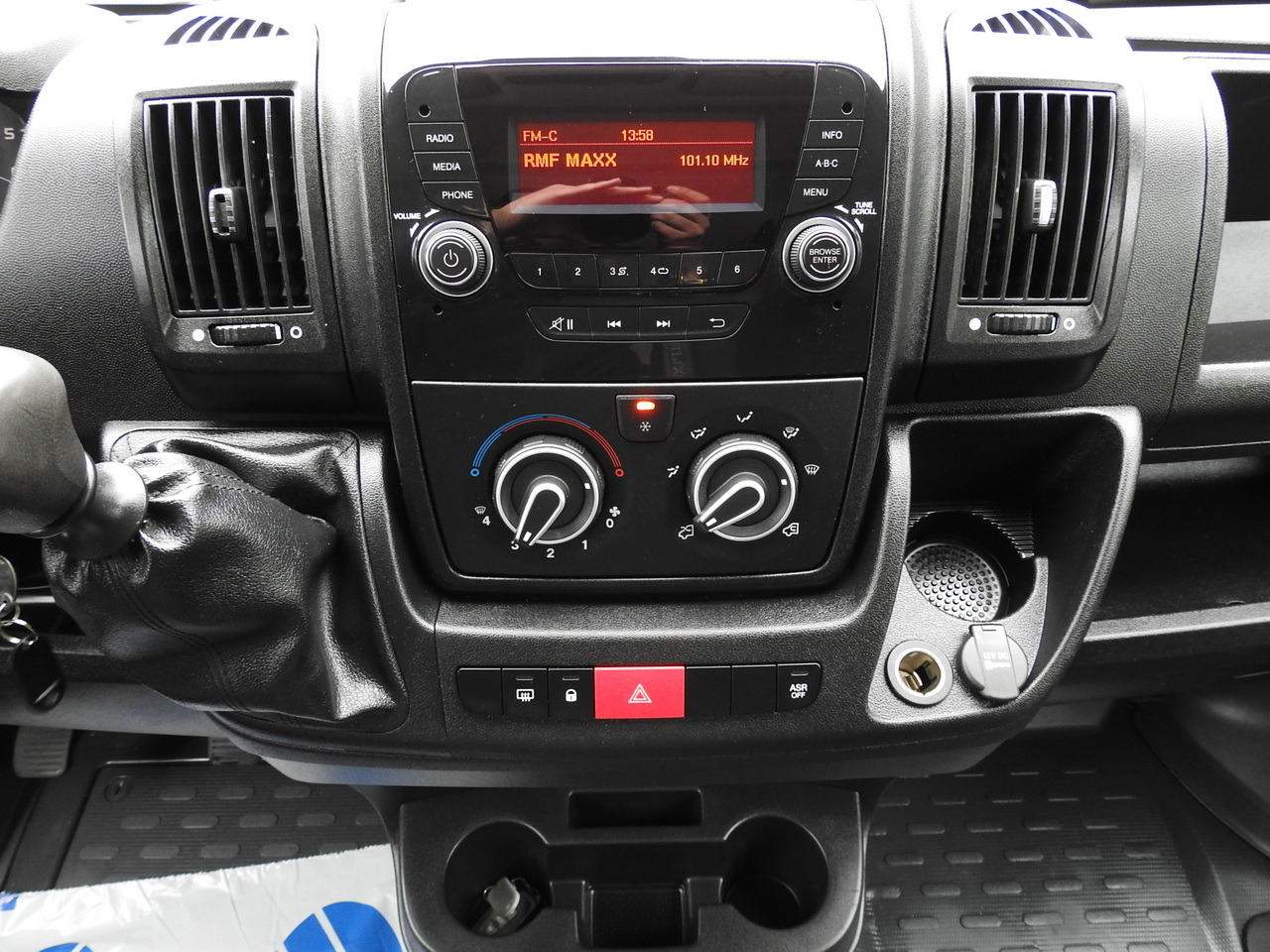 Furgon frigorifer PEUGEOT BOXER REFRIGERATOR VAN -5*C TWO COMPARTMENTS CRUISE CONTROL AIR CONDITIONING  120HP: foto 38