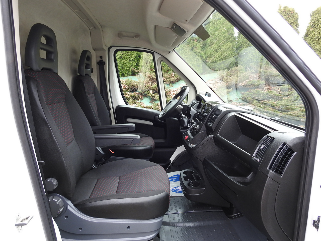 Furgon frigorifer PEUGEOT BOXER REFRIGERATOR VAN -5*C TWO COMPARTMENTS CRUISE CONTROL AIR CONDITIONING  120HP: foto 40