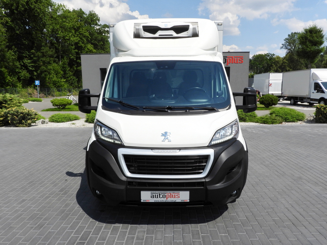 PEUGEOT BOXER REGRIGERATOR BOX 0*C 8 PALLETS CRUISE CONTROL LED LIGHTS AIR CONDITIONING 165HP - Furgon frigorifer: foto 5 PEUGEOT BOXER REGRIGERATOR BOX 0*C 8 PALLETS CRUISE CONTROL LED LIGHTS AIR CONDITIONING 165HP - Furgon frigorifer: foto 5