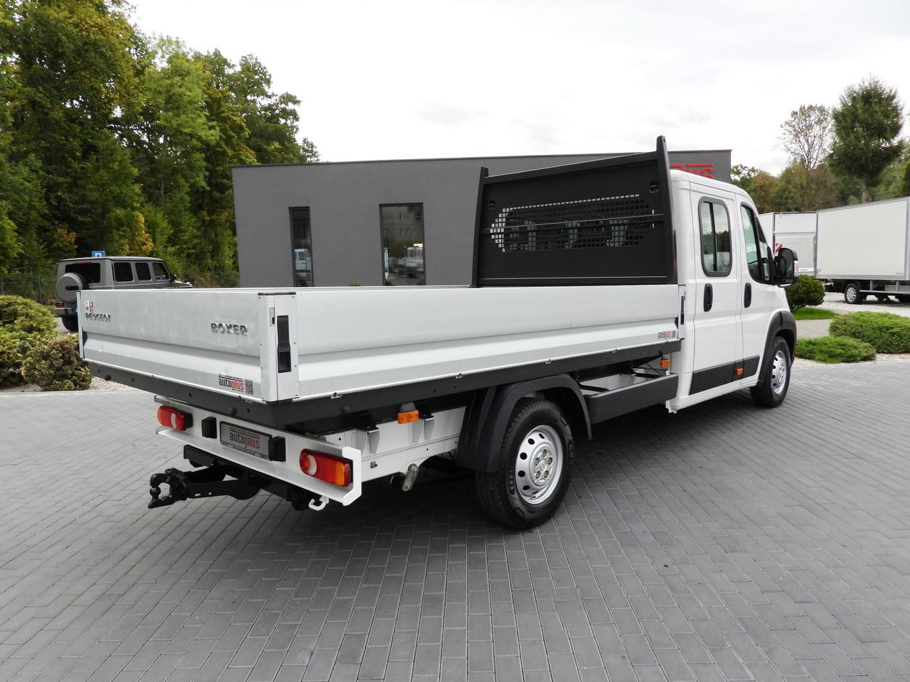 PEUGEOT BOXER STAKE BODY DOUBLE CABIN DOKA 7 SEATS CRUISE CONTROL AIR CONDITIONING 140HP - Kamioncine me karroceri: foto 4 PEUGEOT BOXER STAKE BODY DOUBLE CABIN DOKA 7 SEATS CRUISE CONTROL AIR CONDITIONING 140HP - Kamioncine me karroceri: foto 4