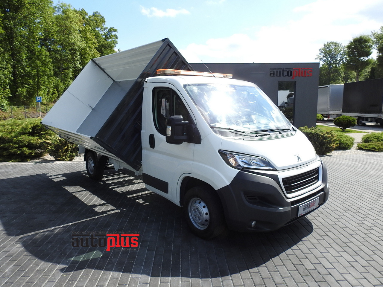 PEUGEOT BOXER THREE-WAY TIPPER AIR CONDITIONING 130HP - Kamioncine vetëshkarkuese: foto 1 PEUGEOT BOXER THREE-WAY TIPPER AIR CONDITIONING 130HP - Kamioncine vetëshkarkuese: foto 1