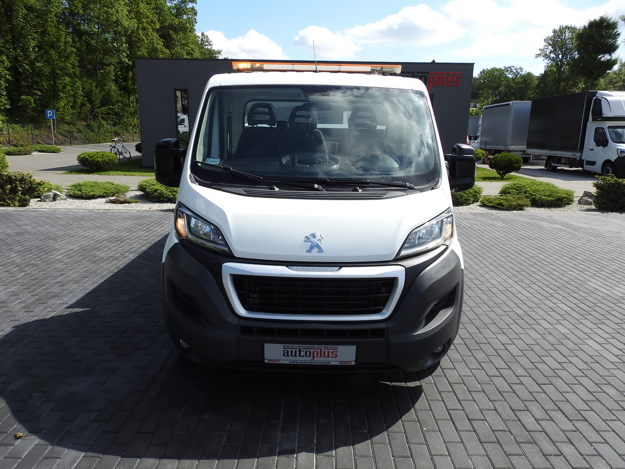 PEUGEOT BOXER THREE-WAY TIPPER AIR CONDITIONING 130HP - Kamion vetëshkarkues: foto 5 PEUGEOT BOXER THREE-WAY TIPPER AIR CONDITIONING 130HP - Kamion vetëshkarkues: foto 5