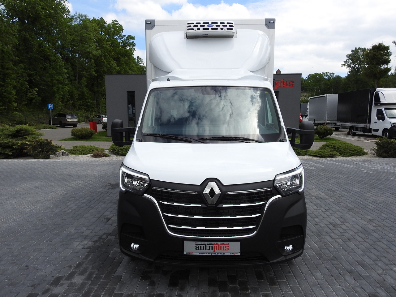 RENAULT MASTER NEW REGRIGERATOR BOX -10*C 8 PALLETS CRUISE CONTROL AIR CONDITIONING LED LIGHTS GUARANTEE 165HP - Furgon frigorifer: foto 5 RENAULT MASTER NEW REGRIGERATOR BOX -10*C 8 PALLETS CRUISE CONTROL AIR CONDITIONING LED LIGHTS GUARANTEE 165HP - Furgon frigorifer: foto 5